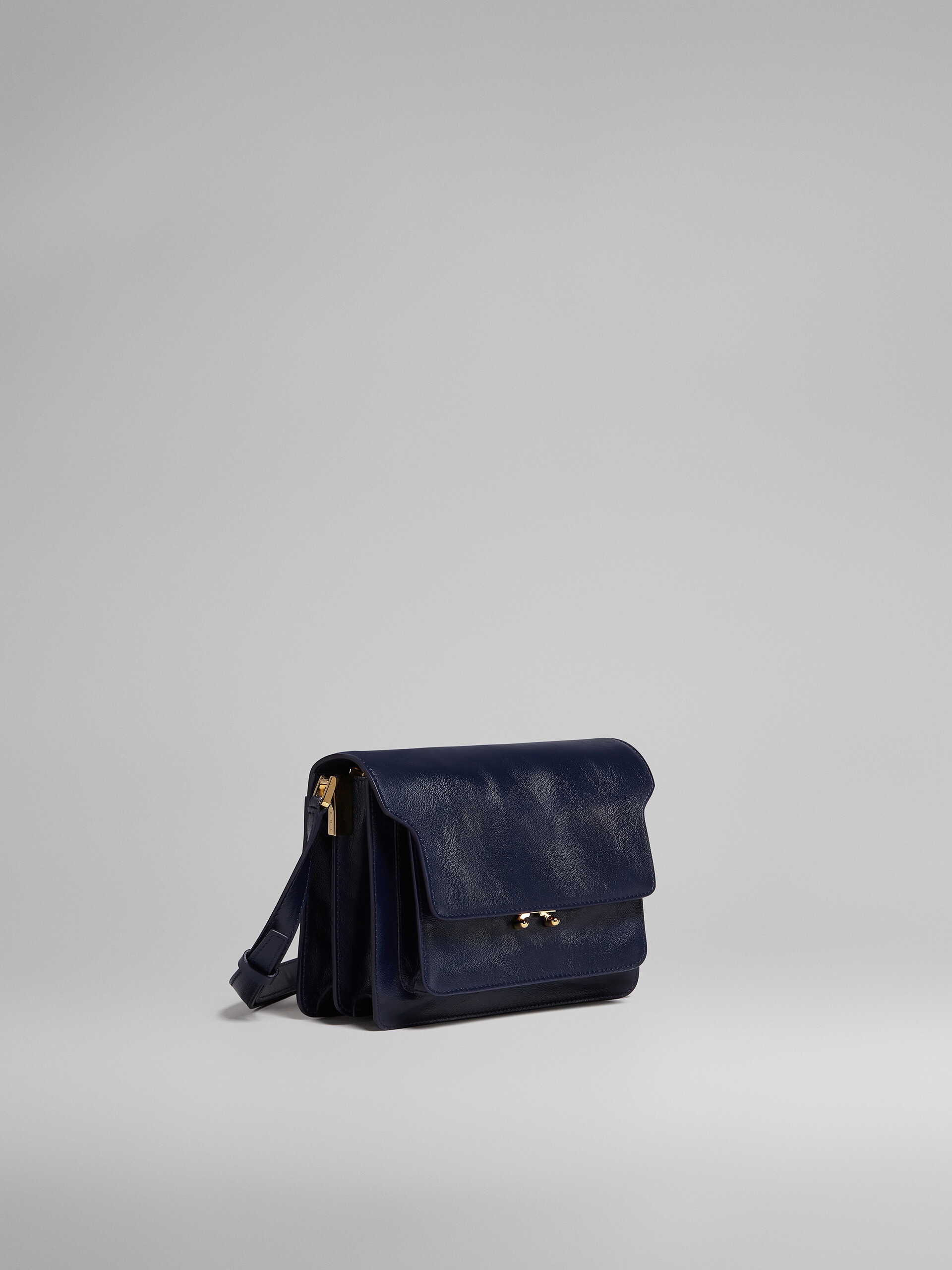 TRUNK SOFT MEDIUM BAG IN BLUE LEATHER - 6