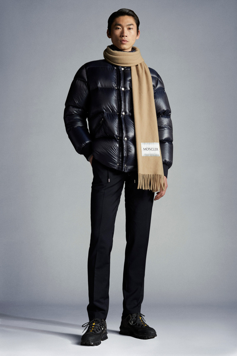 Moncler Wool Logo Scarf outlook