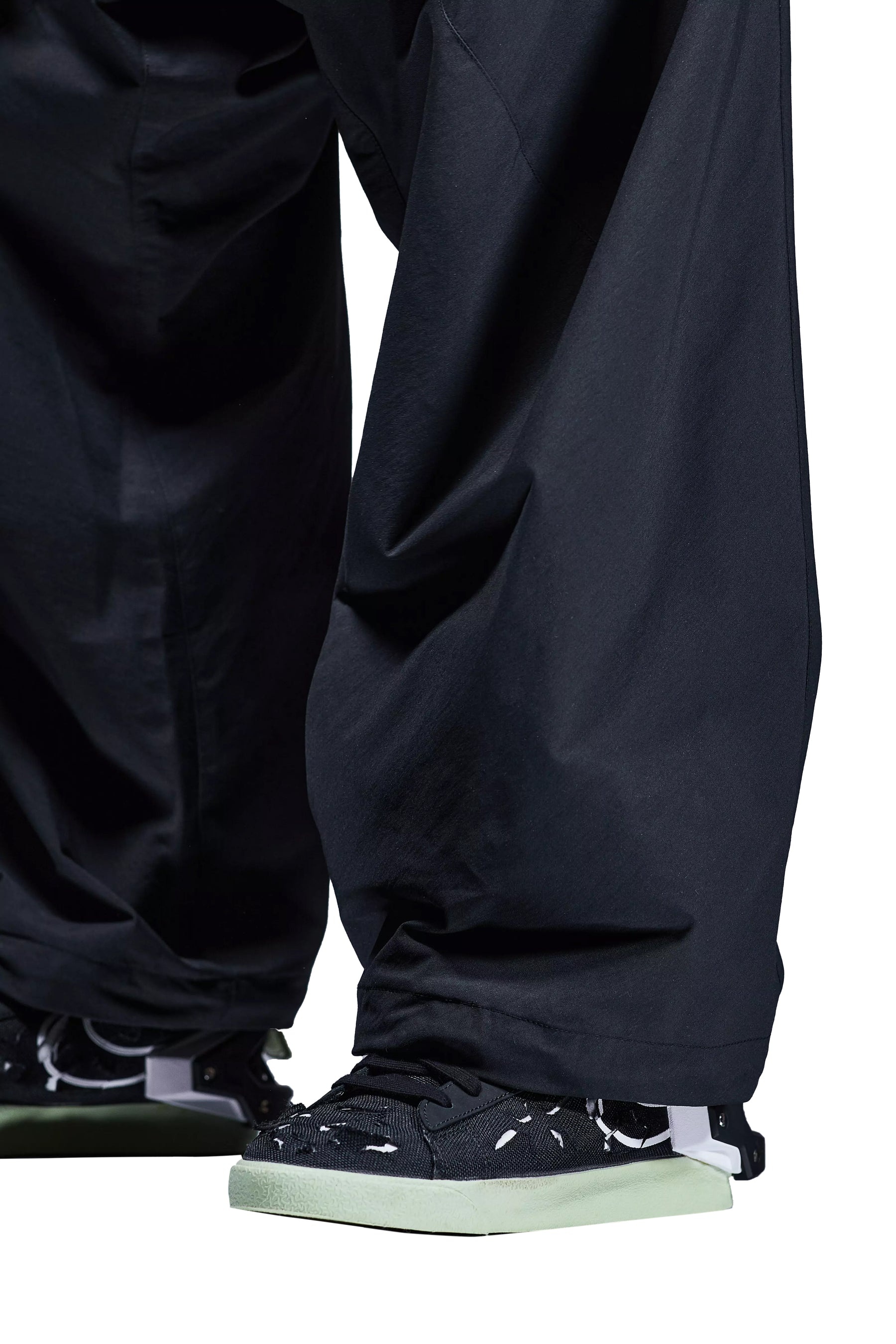ENCAPSULATED NYLON ULTRAWIDE DRAWCORD CARGO TROUSER GEN. 1 (P30AL-E) / BLK - 15
