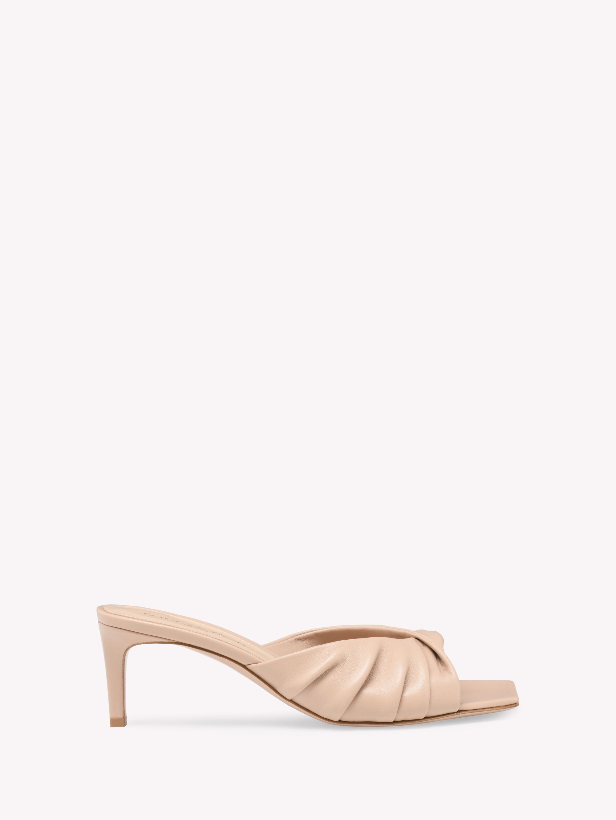 【Gianvito Rossi】ジャンヴィト・ロッシ SELENE Gianvito Rossi Selene Leather Slides | Black | FARFETCH