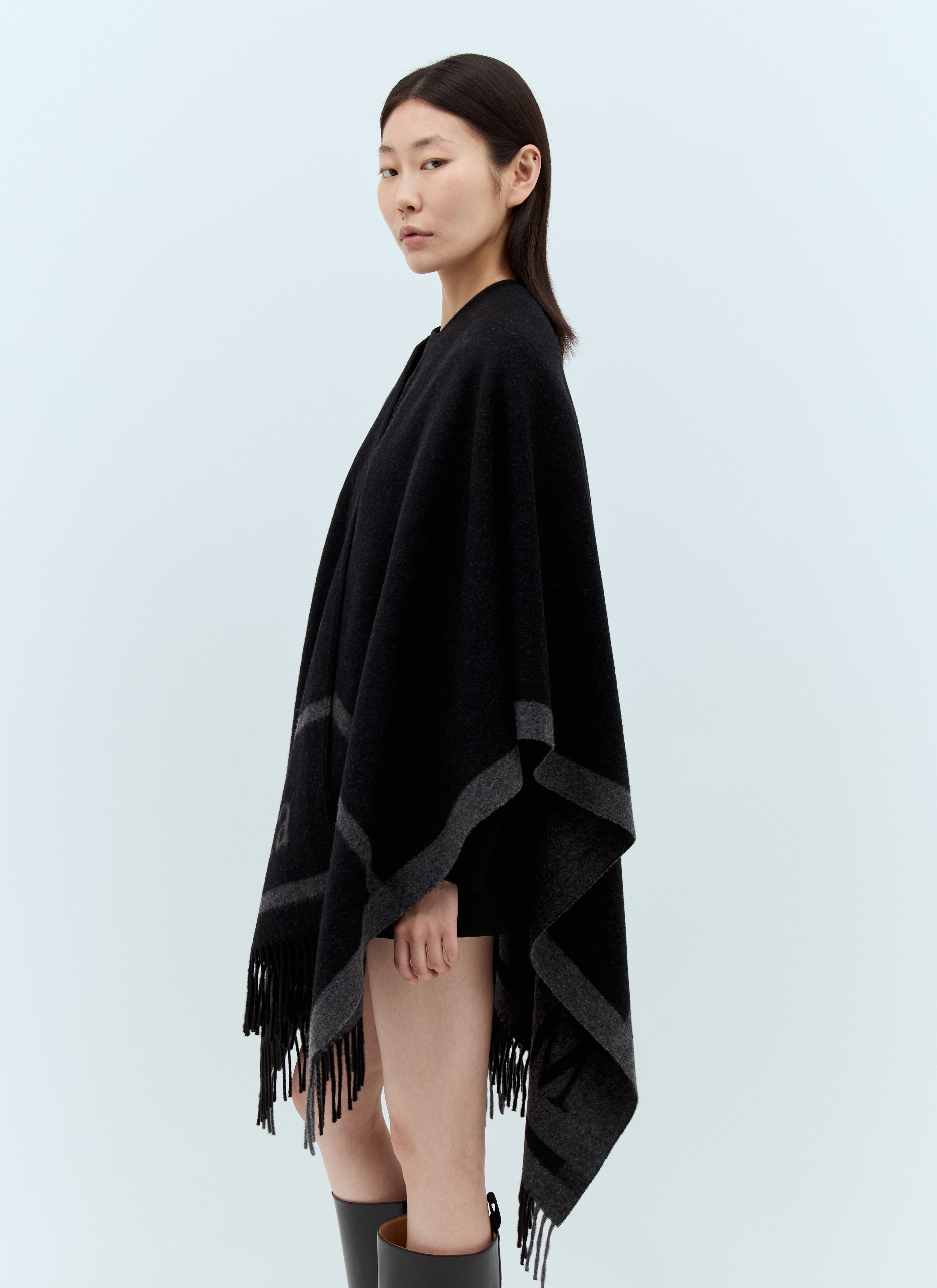 Wool Cloak With Fringes - 4