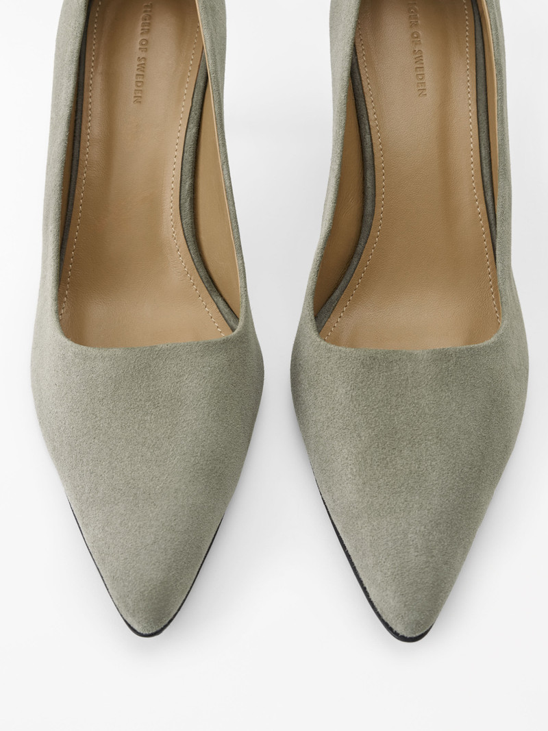Cliniala Suede Pumps 3