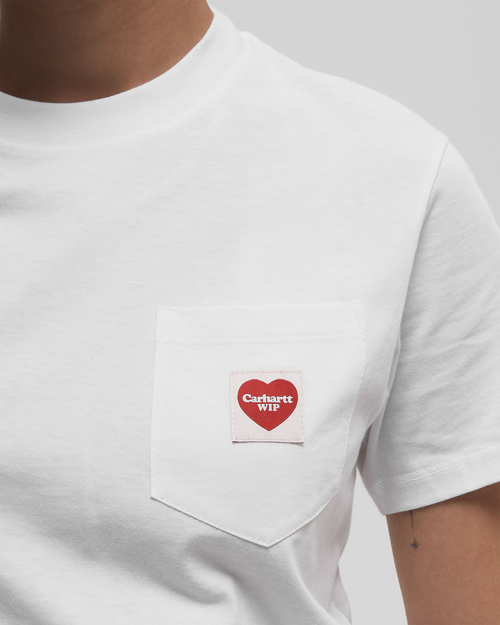 WMNS S/S Pocket Heart Tee - 3