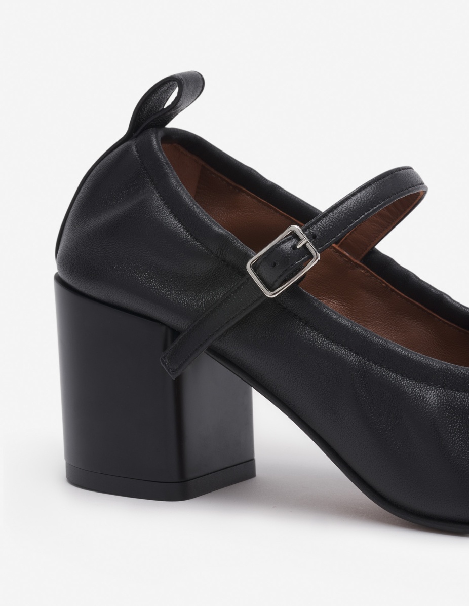 LEATHER LOW-HEEL PUMP - 5