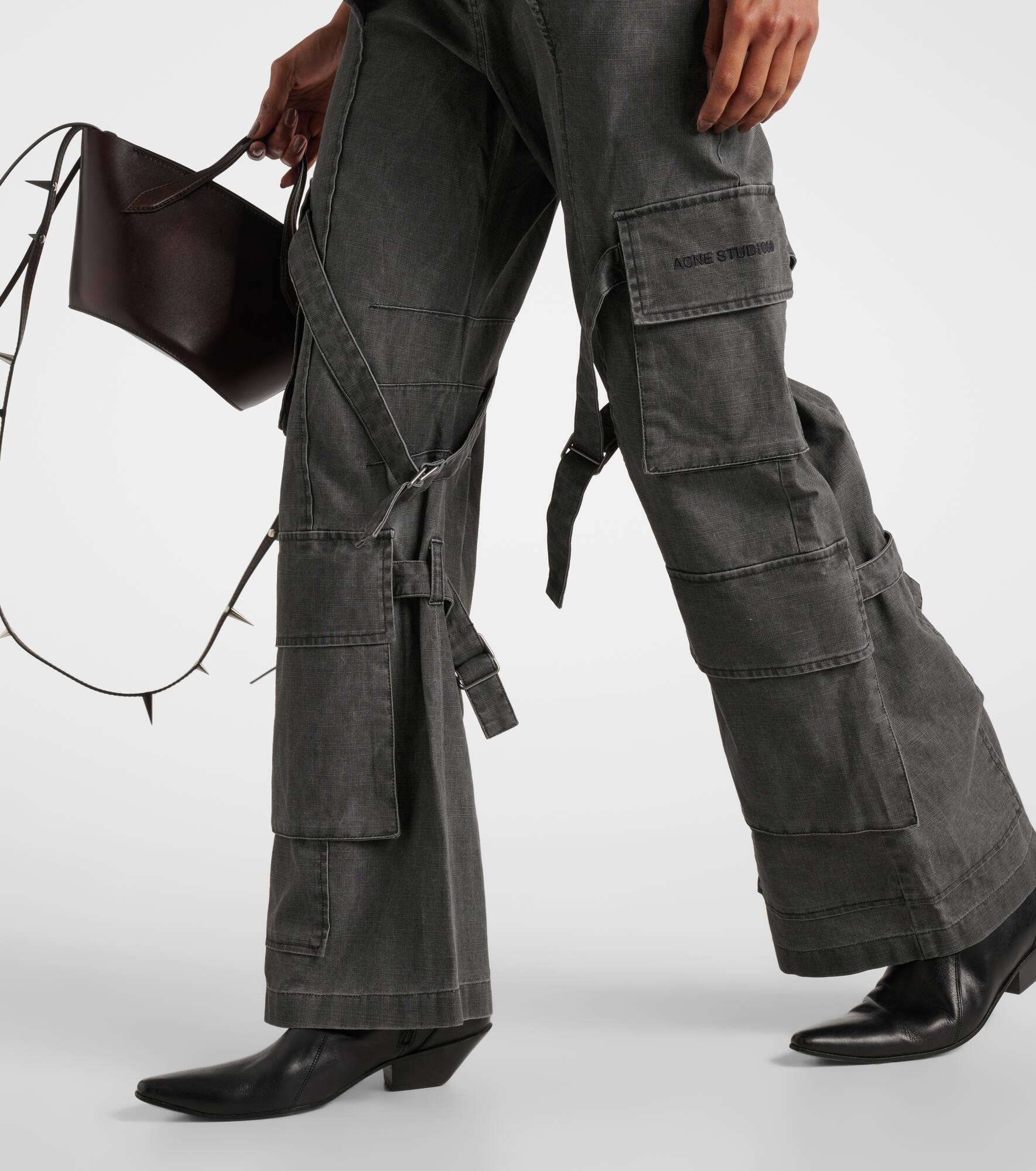 Mid-rise wide-leg cargo jeans - 5