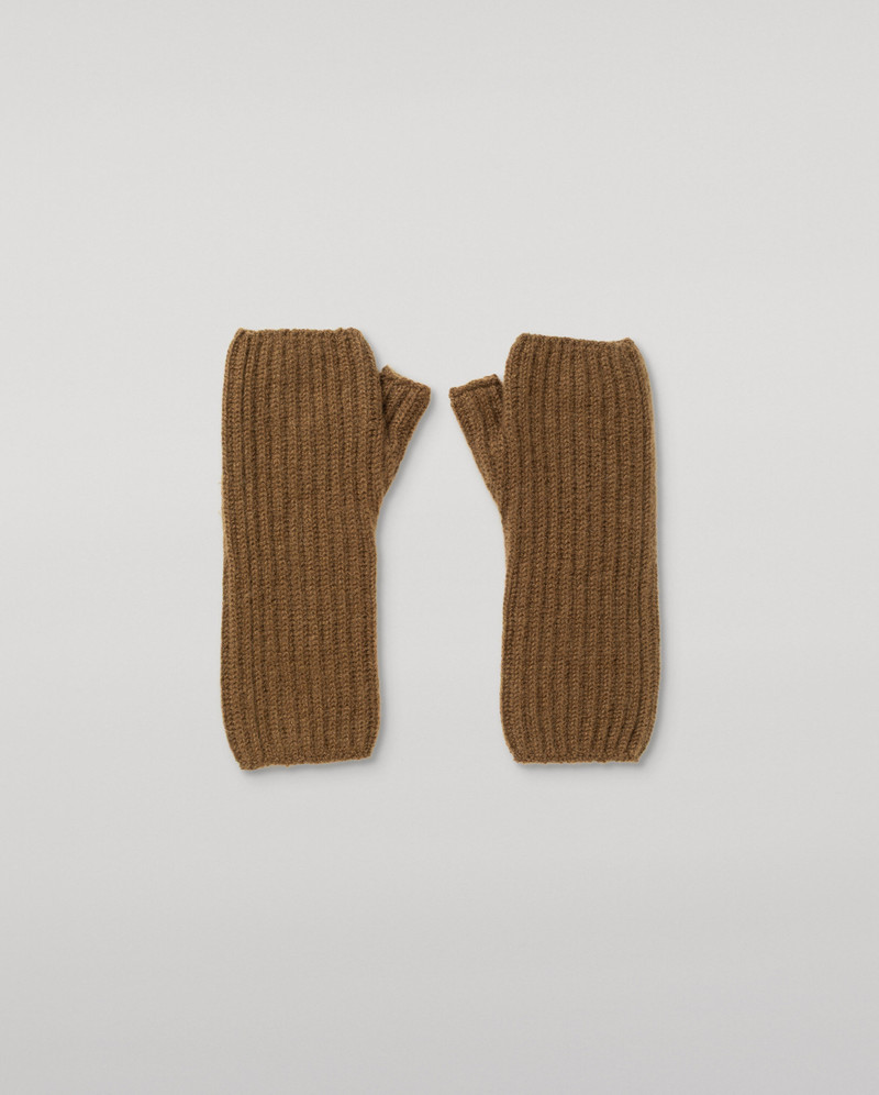 Della Ribbed Green Cashmere Wristwarmers 1