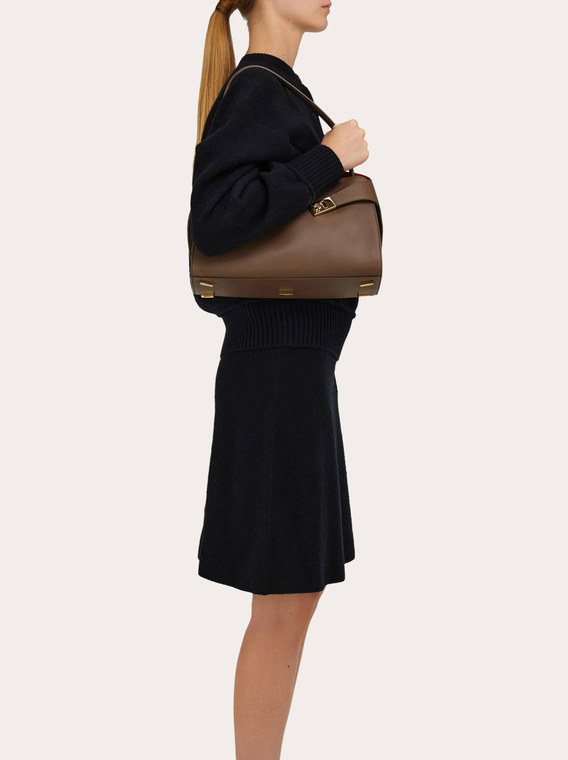 Hug Soft bicolor handbag (S) - 2