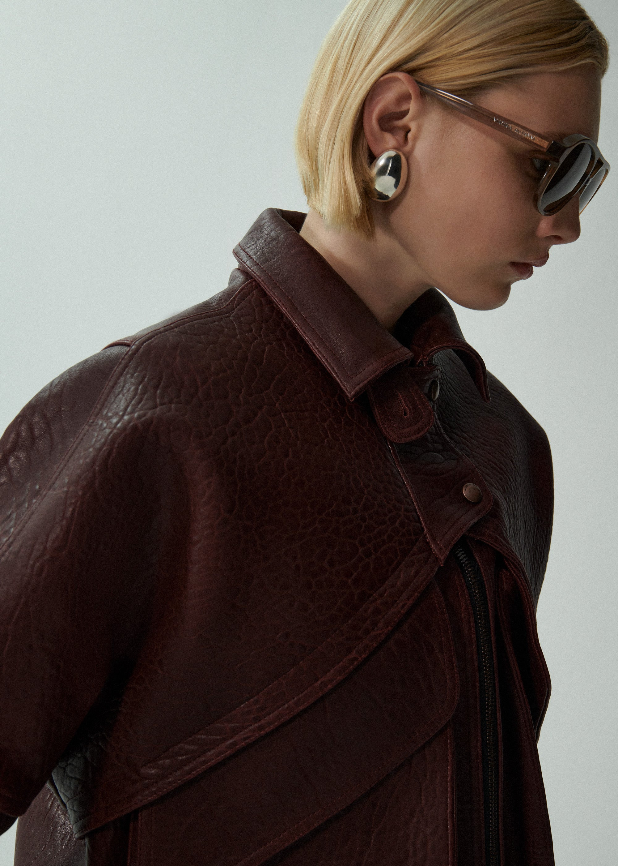 Vintage leather bomber jacket in embossed burgundy - 4