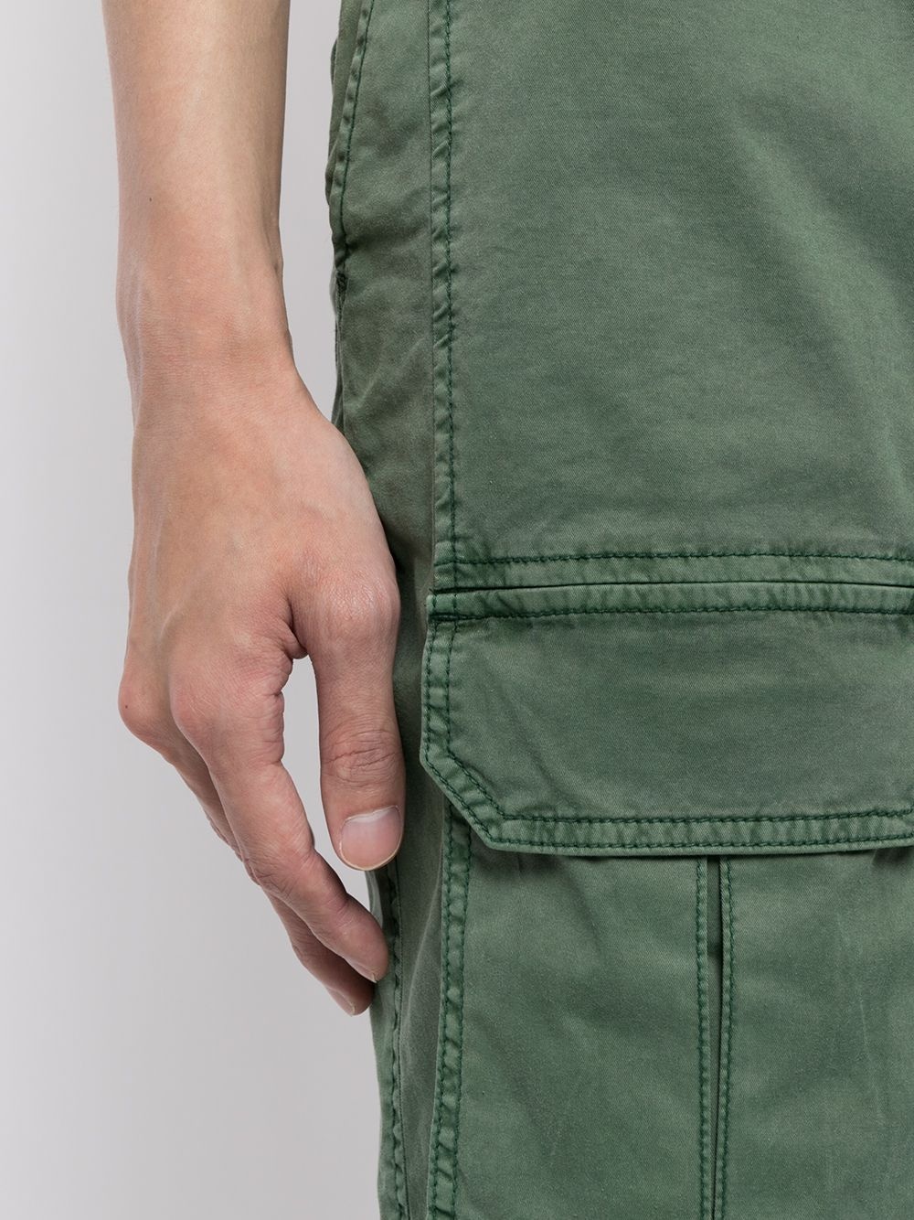 knee-length cargo shorts - 5