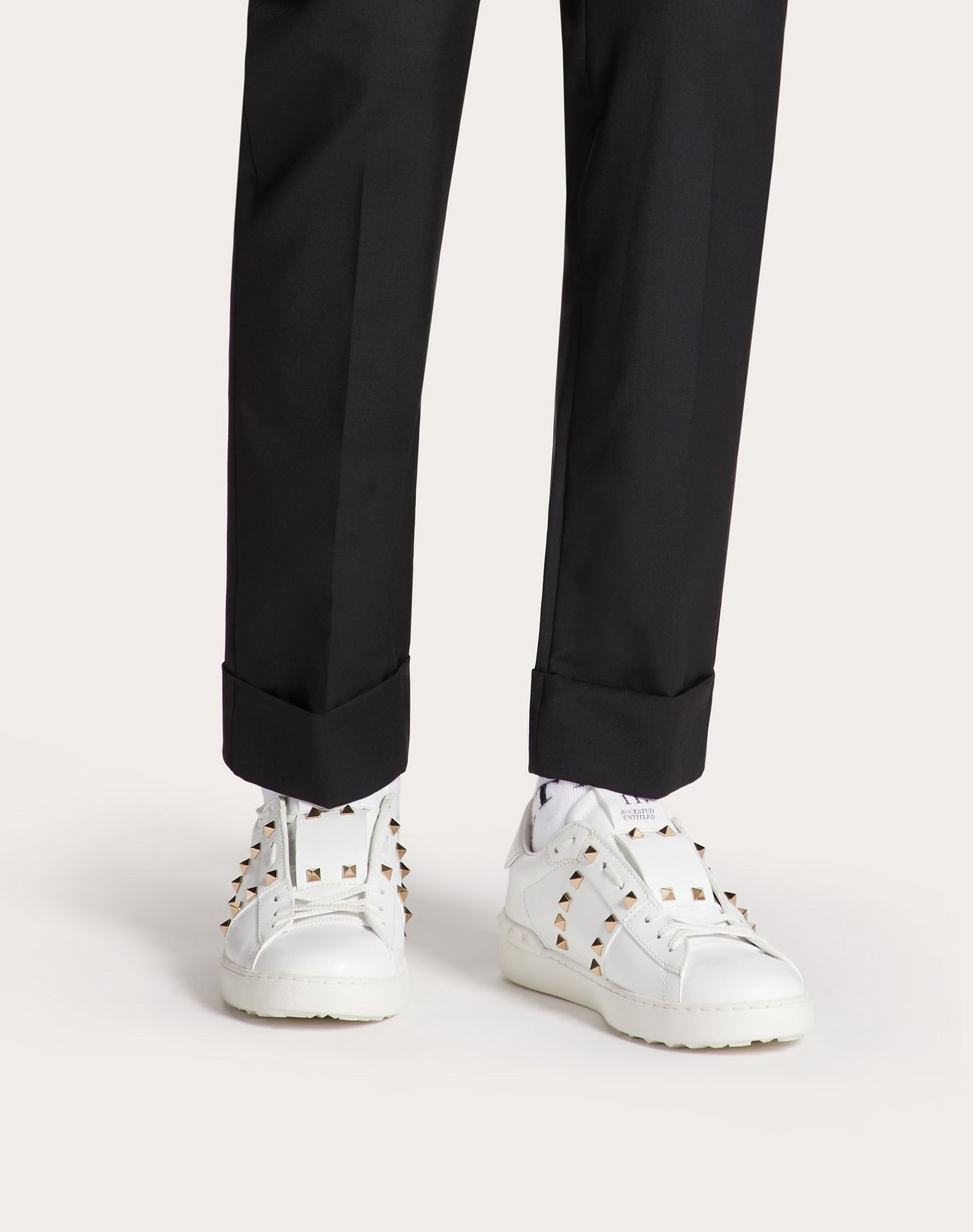 CALFSKIN ROCKSTUD UNTITLED SNEAKER - 6