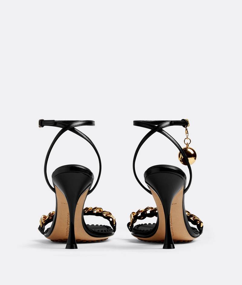Bottega Veneta dot outlook