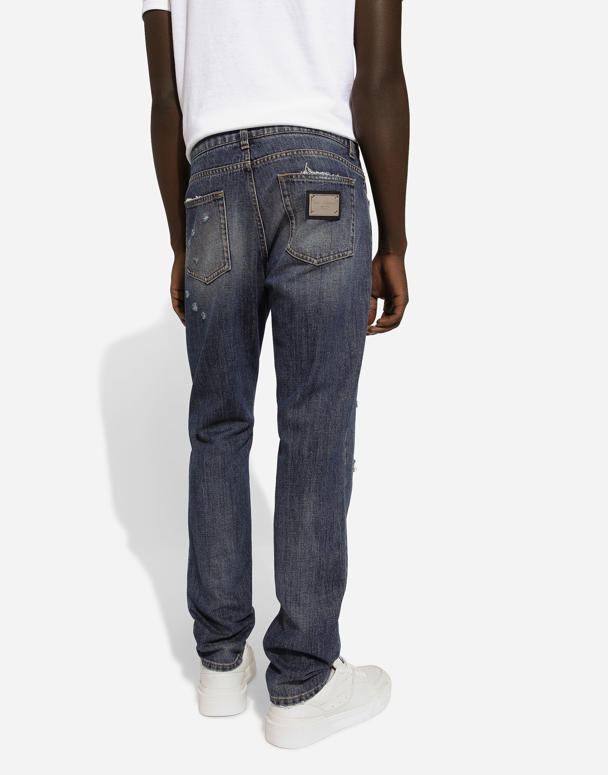Regular-fit blue wash jeans with abrasions - 4