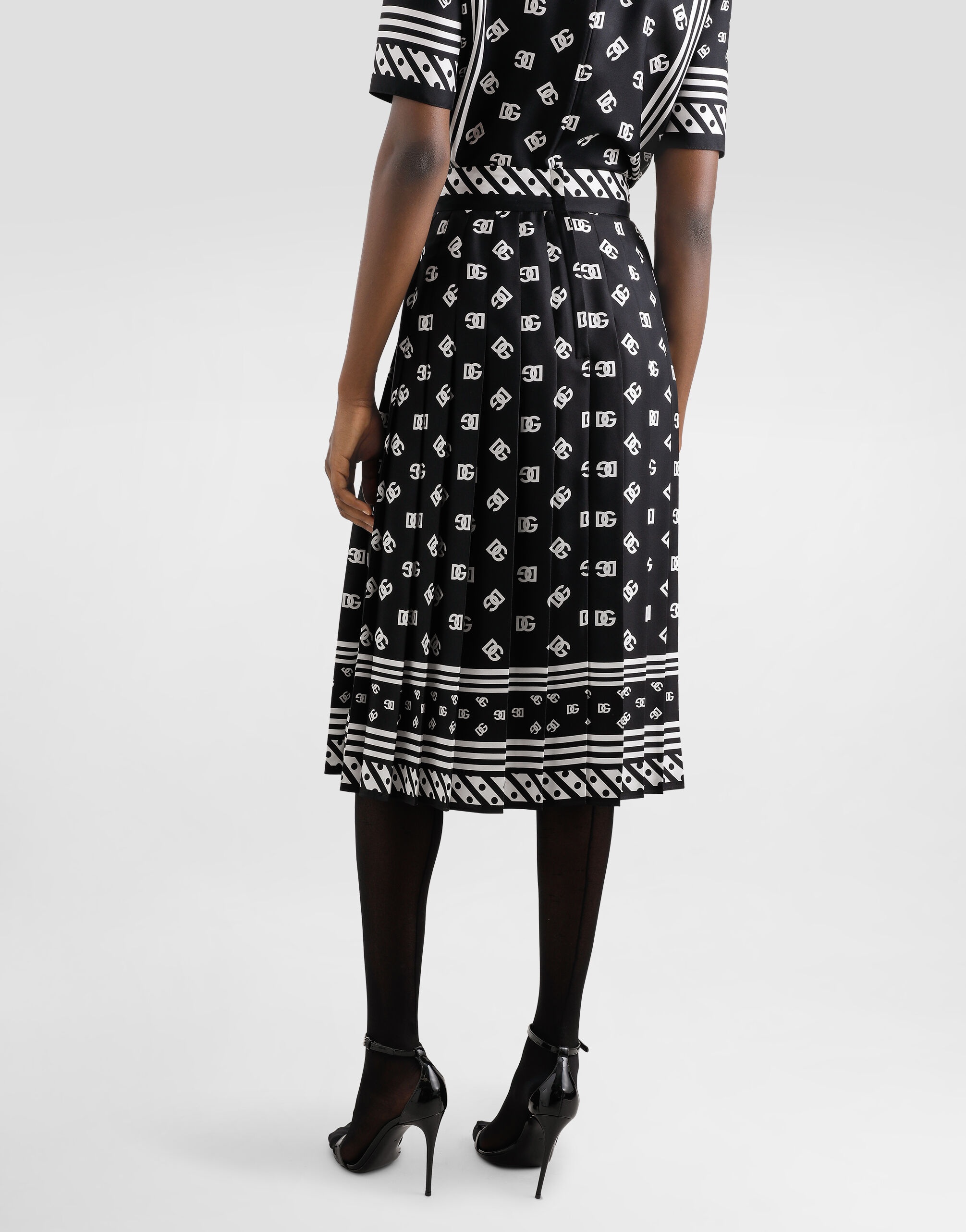 Pleated silk twill calf-length skirt with all-over DG logo scarf print - 5