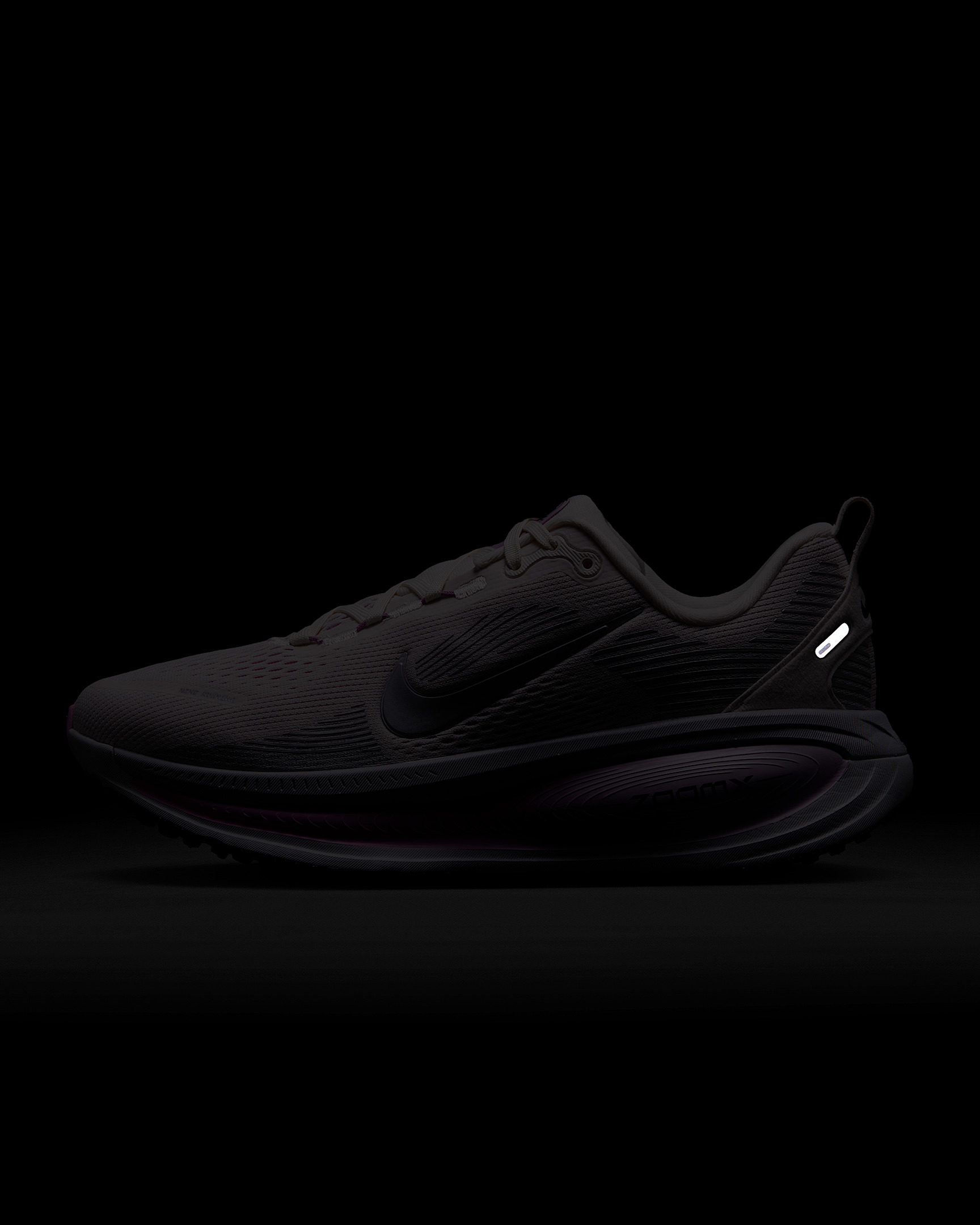 Nike Vomero 18 Women's Road Running Shoes - 9