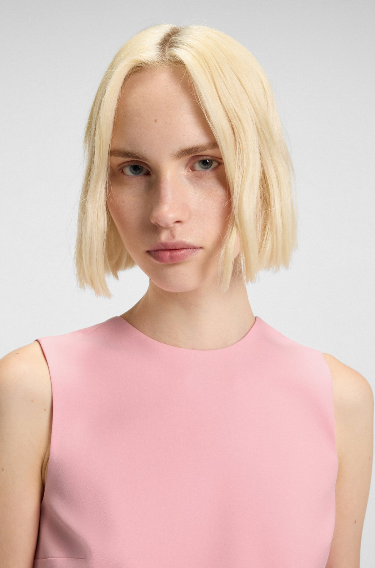 SHIFT DRESS WITH LOW-CUT BACK AND BOW DETAIL - 5