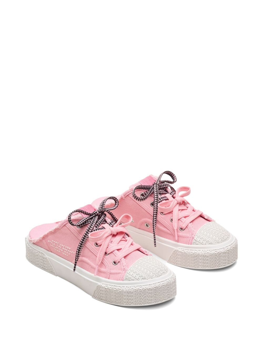 The canvas sneakers - 2