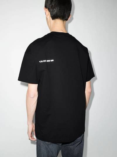 VETEMENTS barcode-print short-sleeved T-shirt outlook