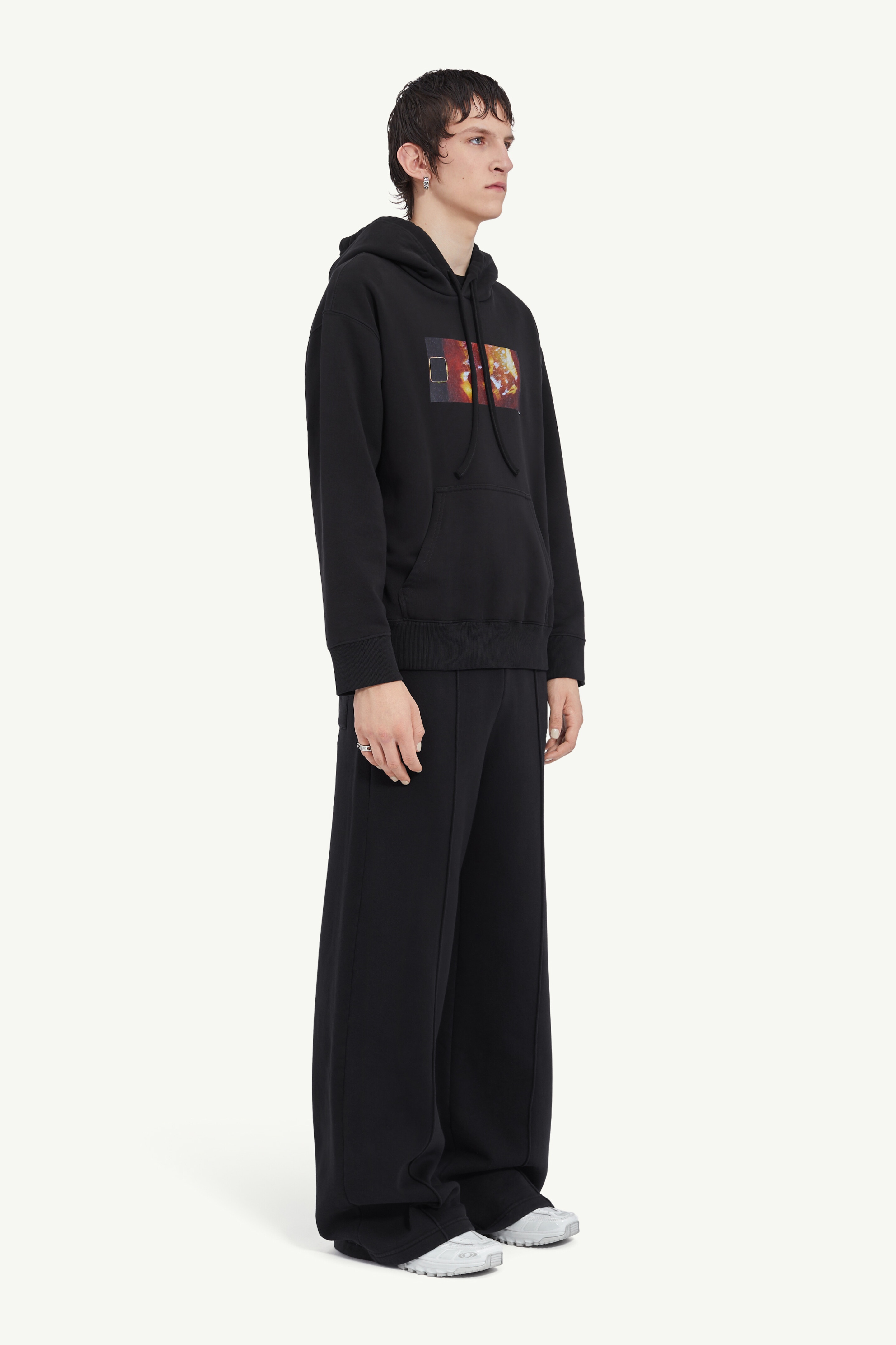 Long-sleeve hooded sweatshirt - 3