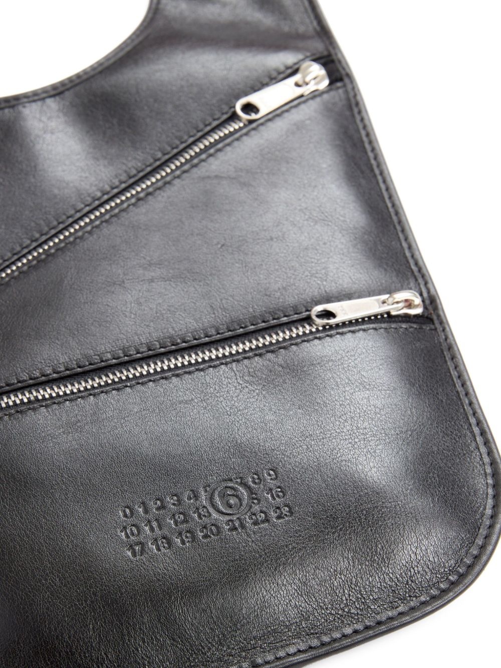 MM6 Maison Margiela ブラック ミニ Flat Saddle バッグ MM6 Maison Margiela mini Flat Saddle shoulder bag | REVERSIBLE