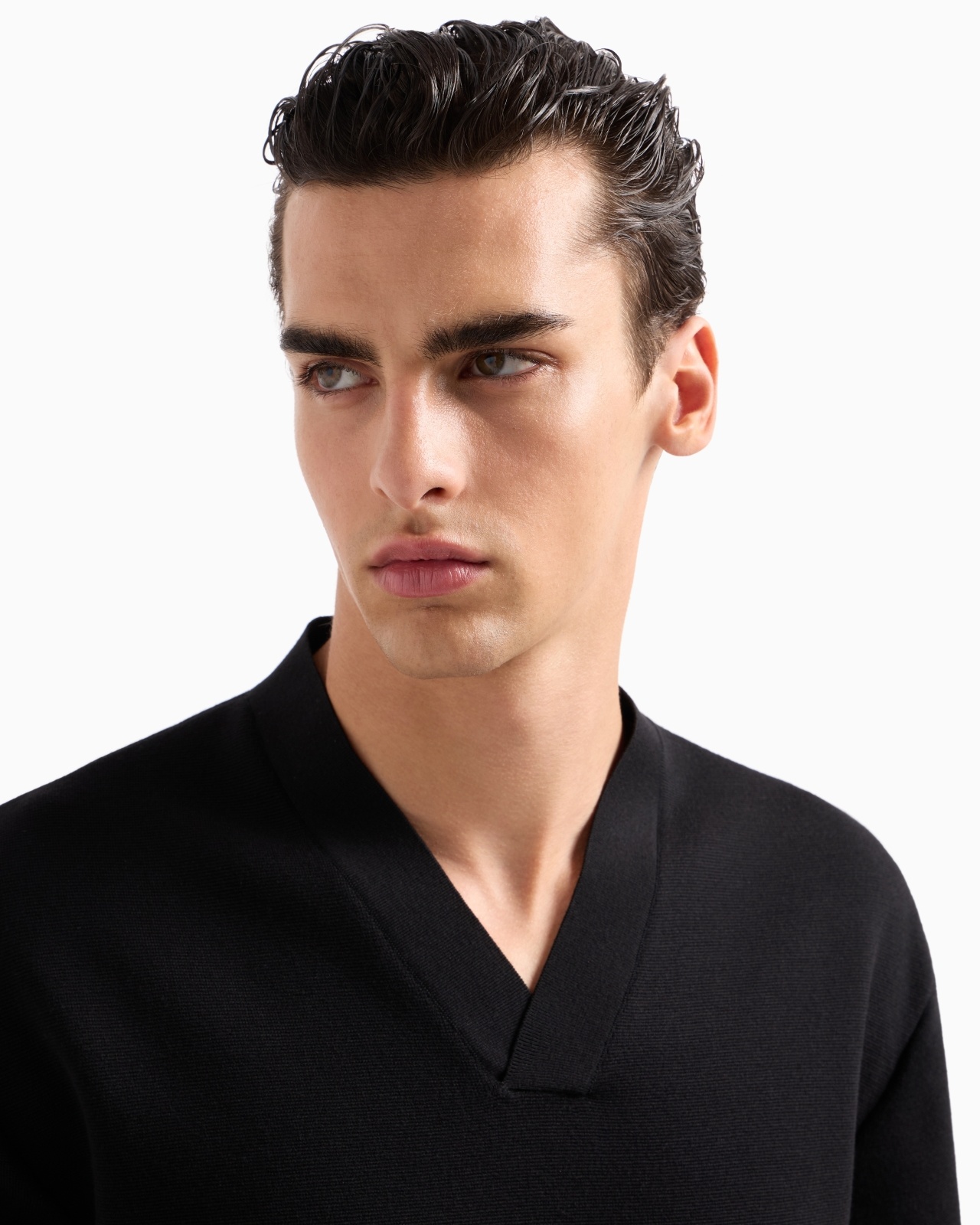 SHORT-SLEEVED V-NECK JUMPER IN VIRGIN WOOL - 5