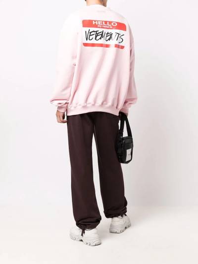 VETEMENTS Name Tag-print fleece sweatshirt outlook