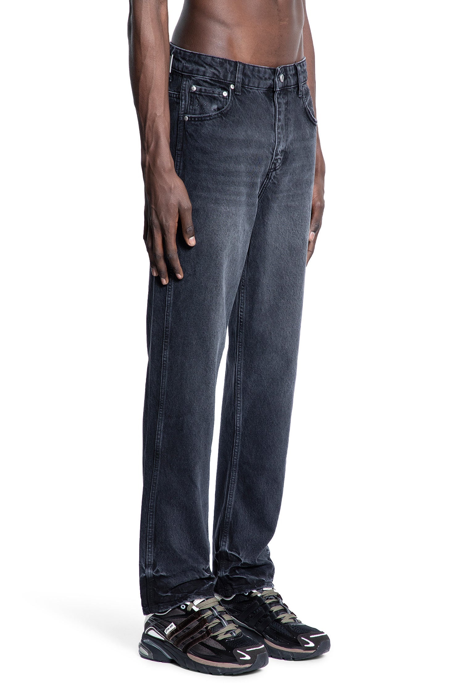R2-Straight-Leg-Jeans - 2