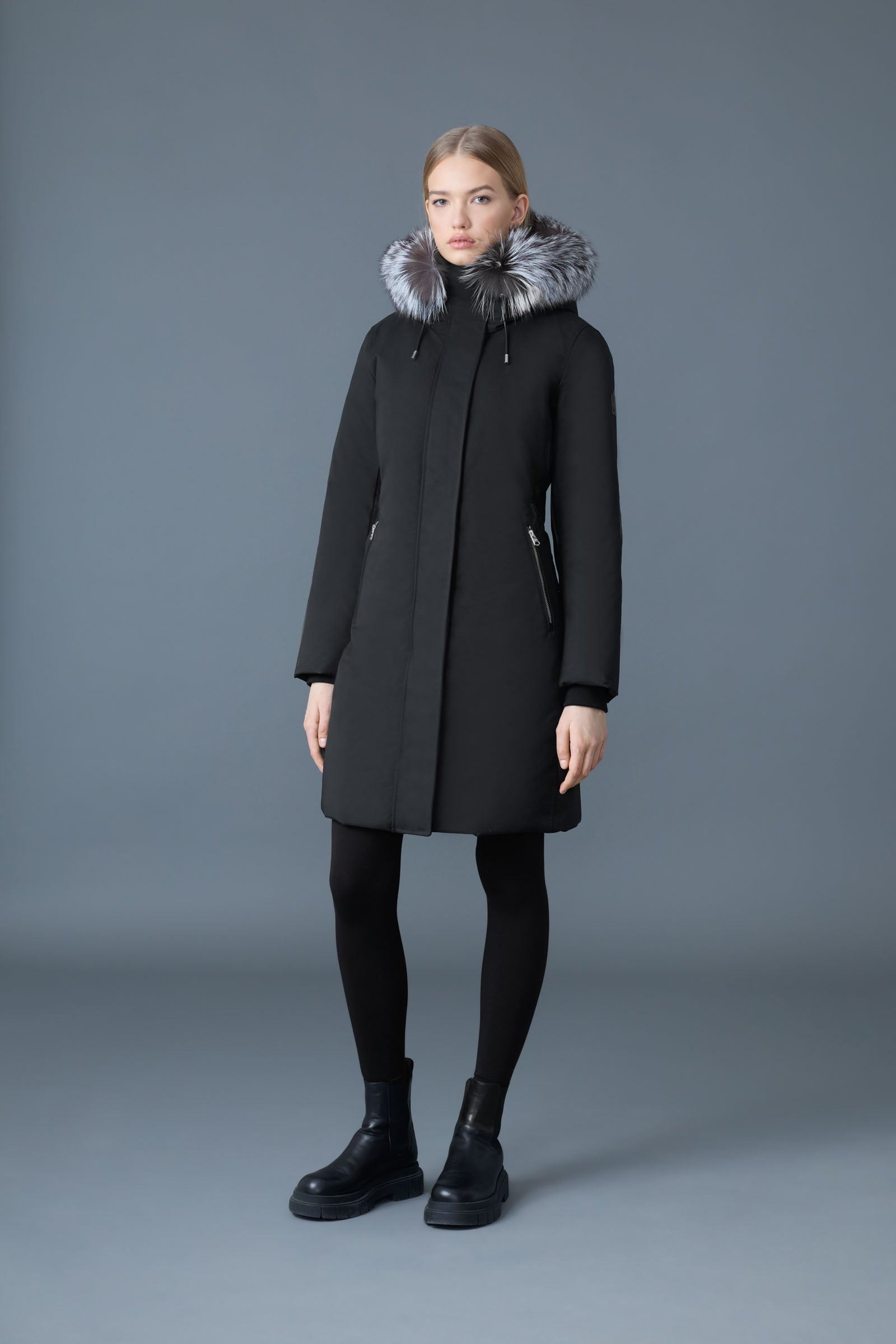 SHILOH 2-in-1 fitted down coat with removable bib and silver fox fur - 2