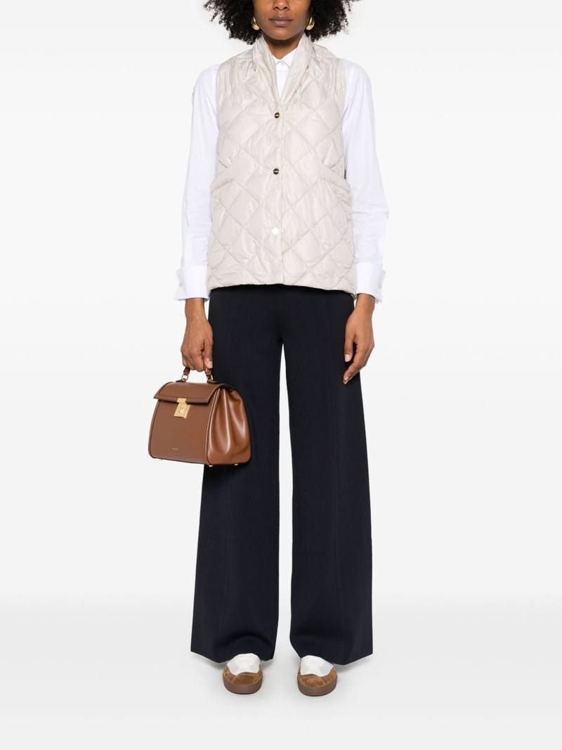 Max Mara Sisoft cape outlook