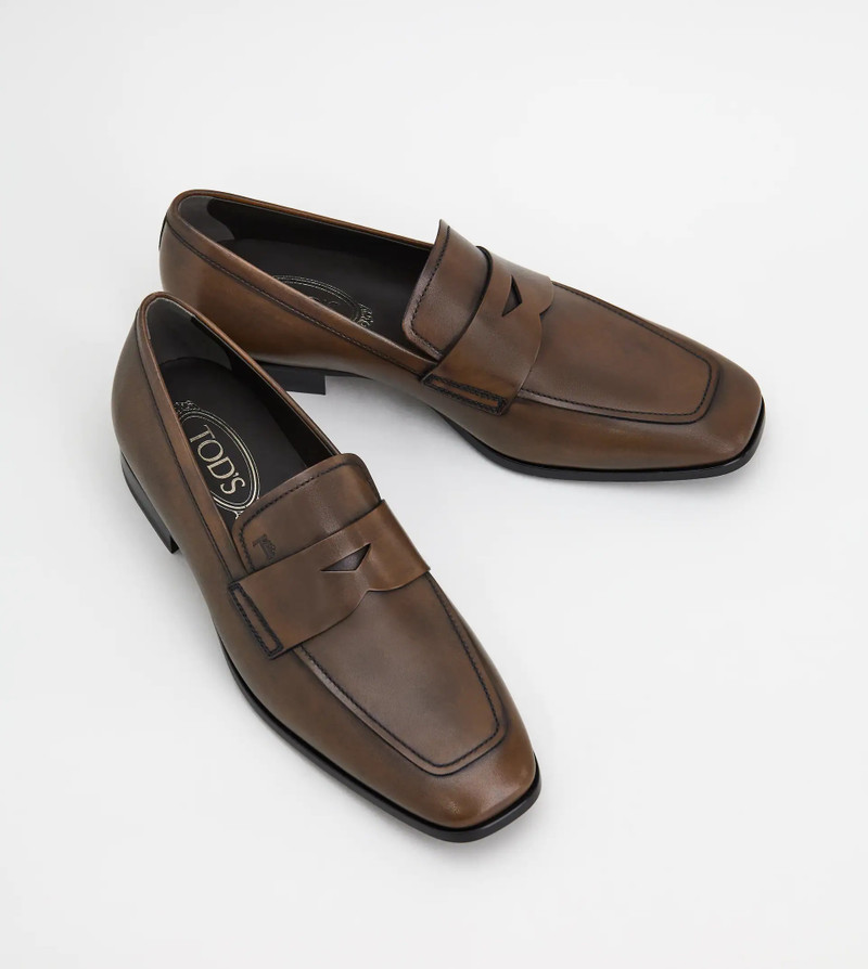 Tod's LOAFERS IN LEATHER - BROWN outlook