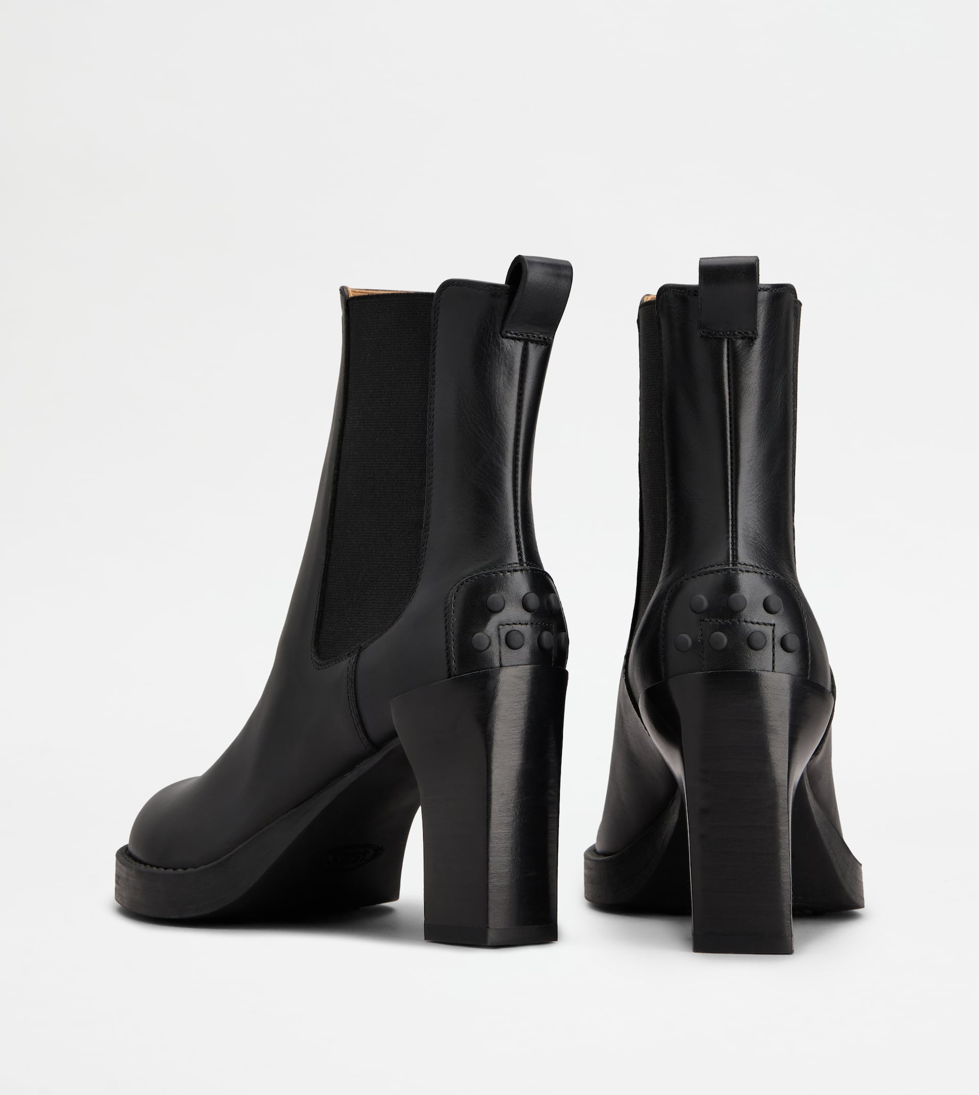 CHELSEA ANKLE BOOTS IN LEATHER - BLACK - 3