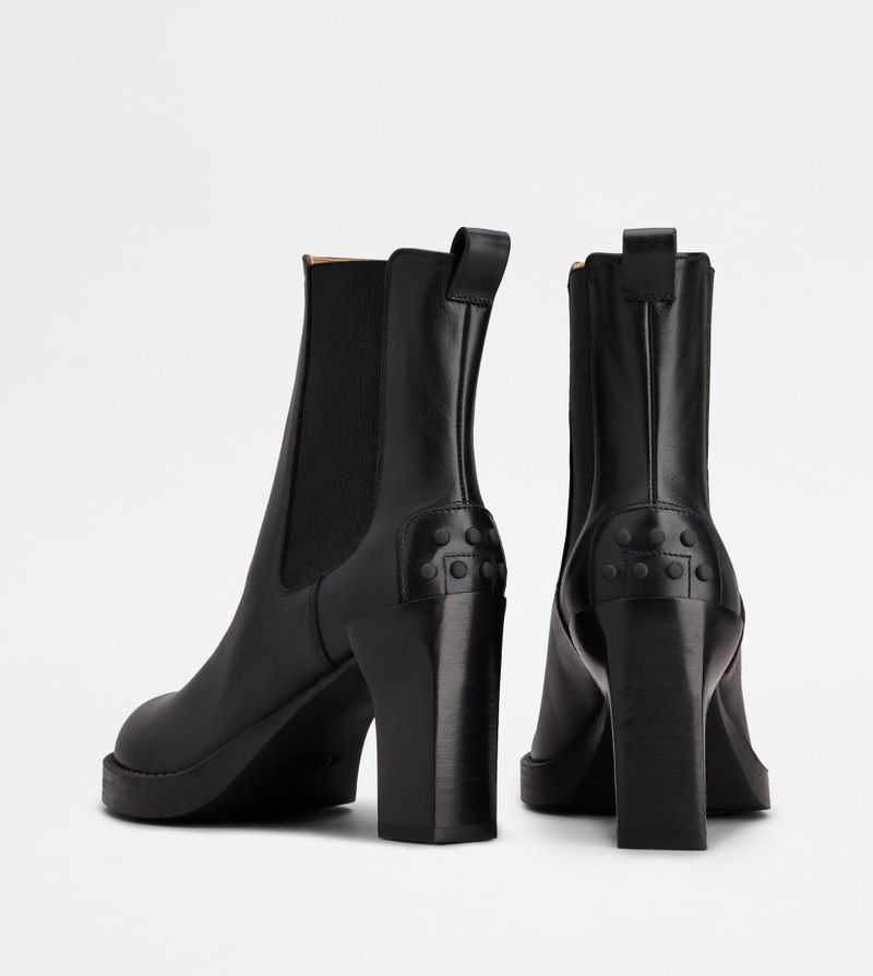 Tod's CHELSEA ANKLE BOOTS IN LEATHER - BLACK outlook