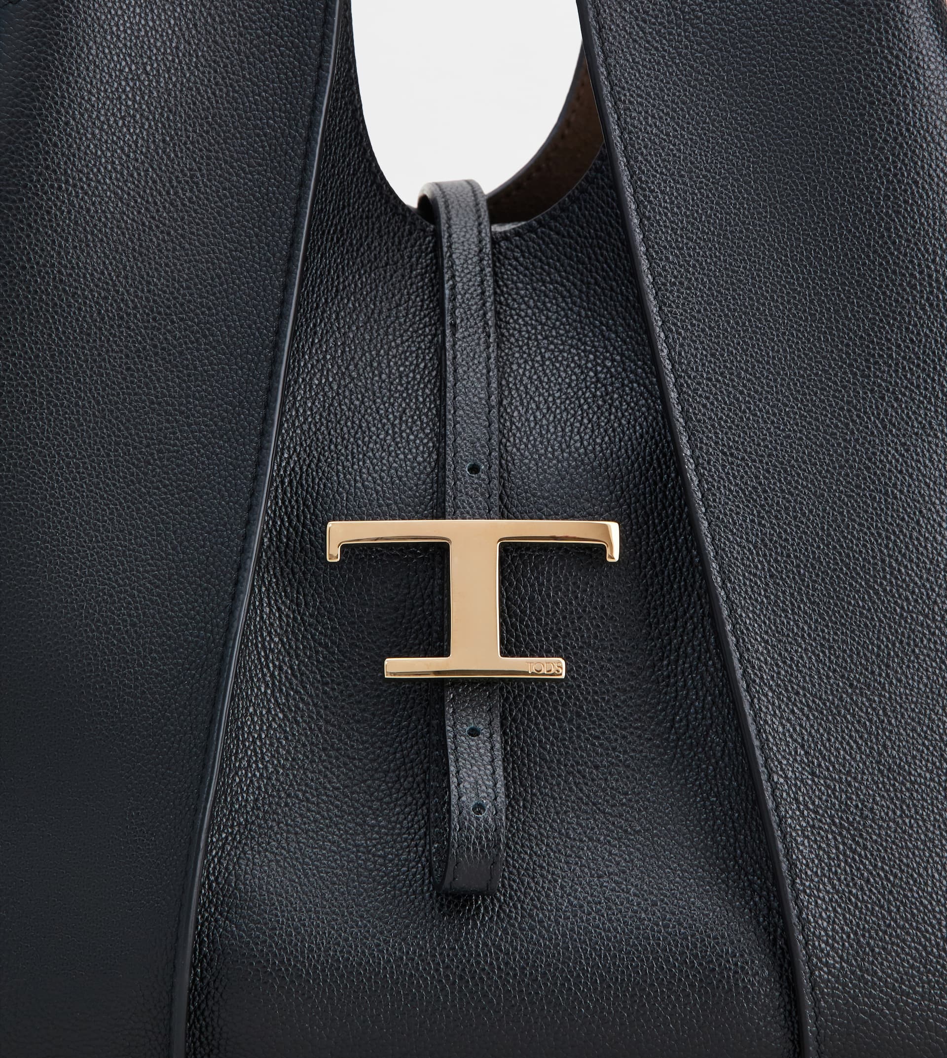 T TIMELESS SHOPPING BAG IN LEATHER SMALL - BLACK - 4