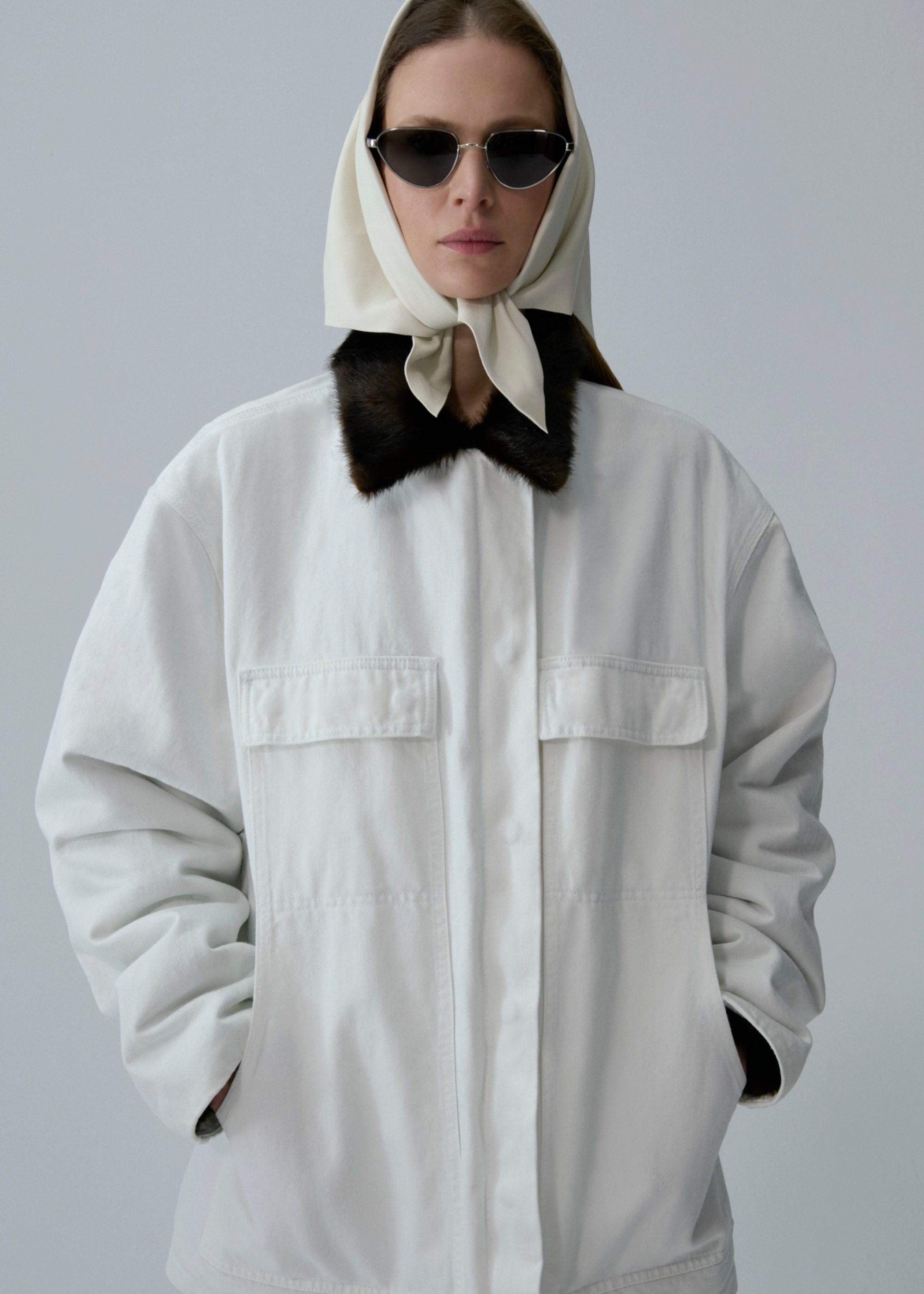 Oversized denim jacket with faux fur collar in white - 3