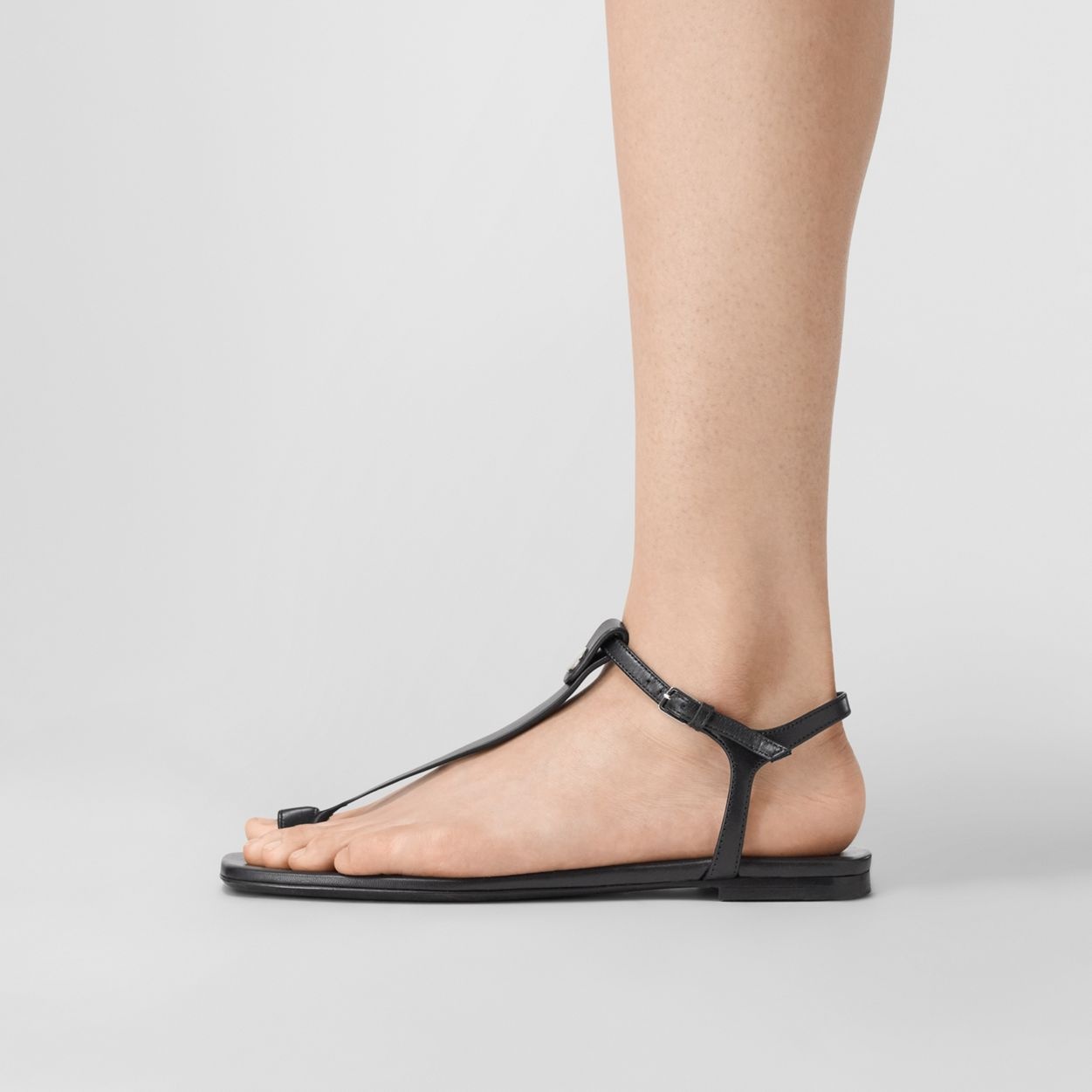 Toe-ring Detail Leather Sandals - 4