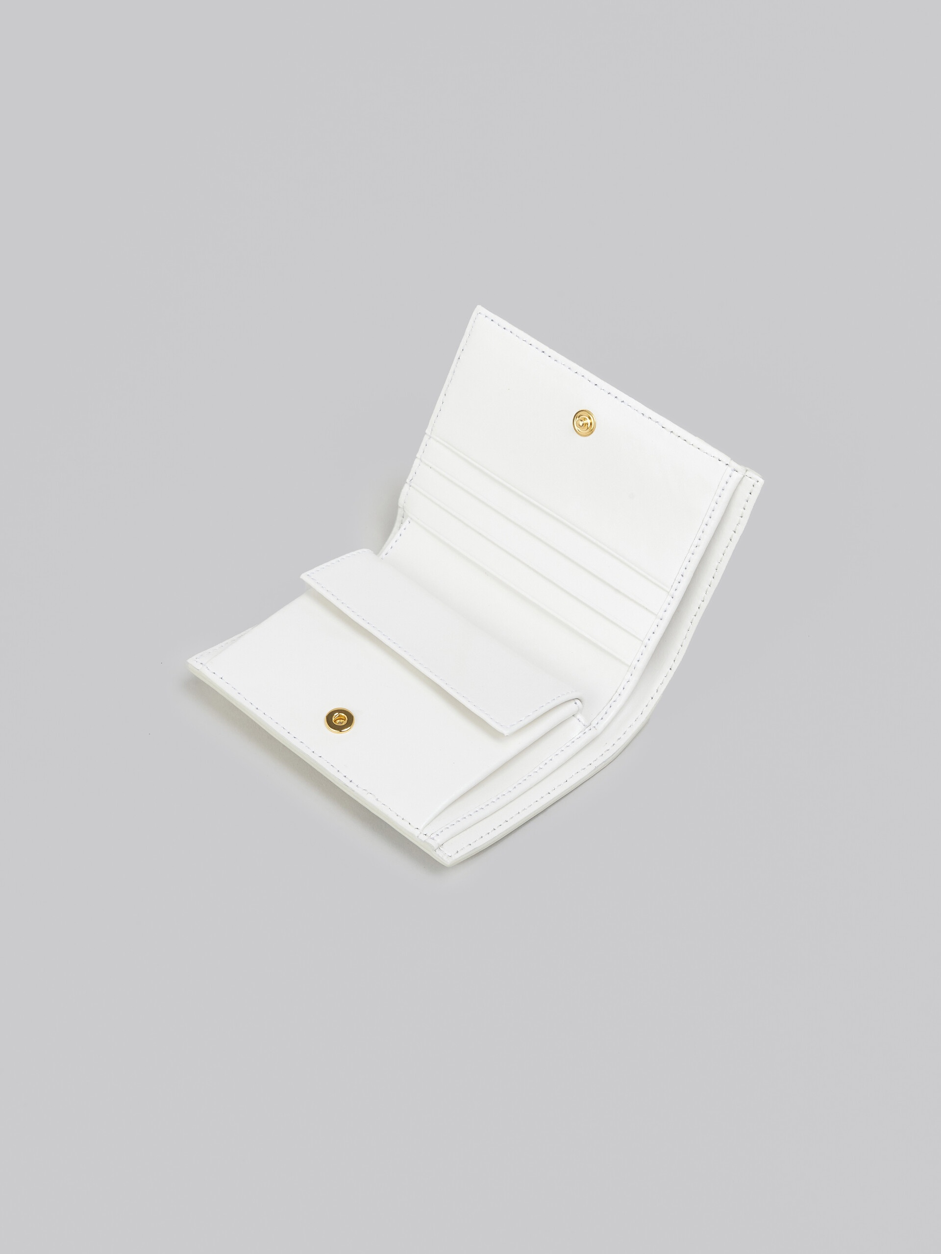 WHITE AND SILVER LEATHER BI-FOLD WALLET - 4