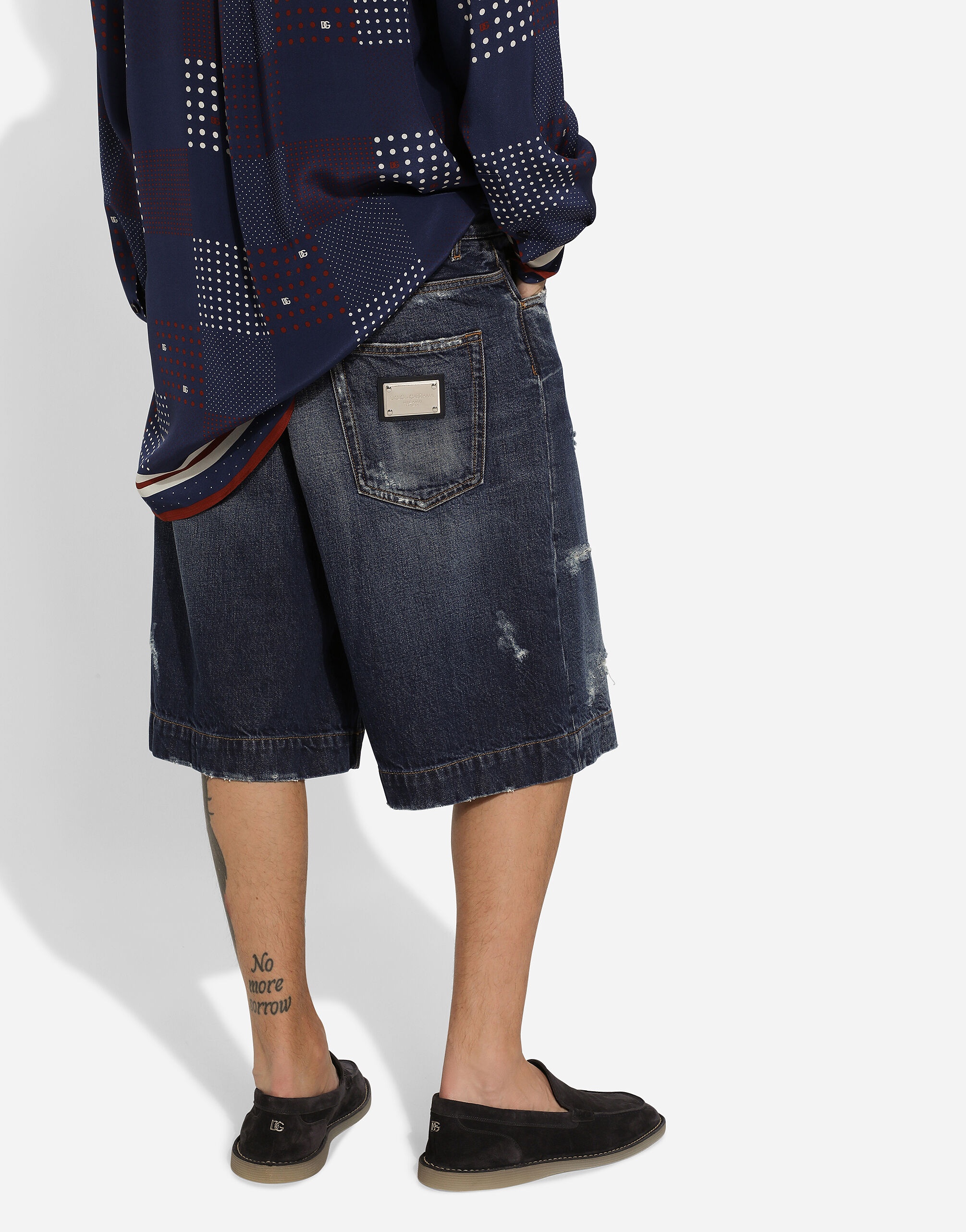 Blue denim shorts with abrasions - 4