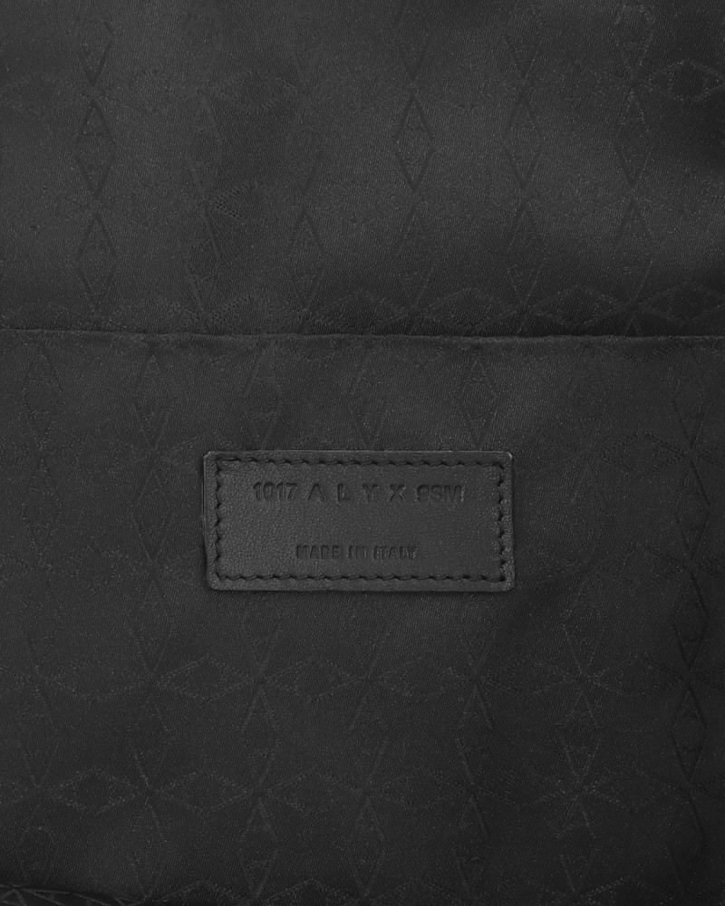 LEATHER BUCKLE TOTE 5