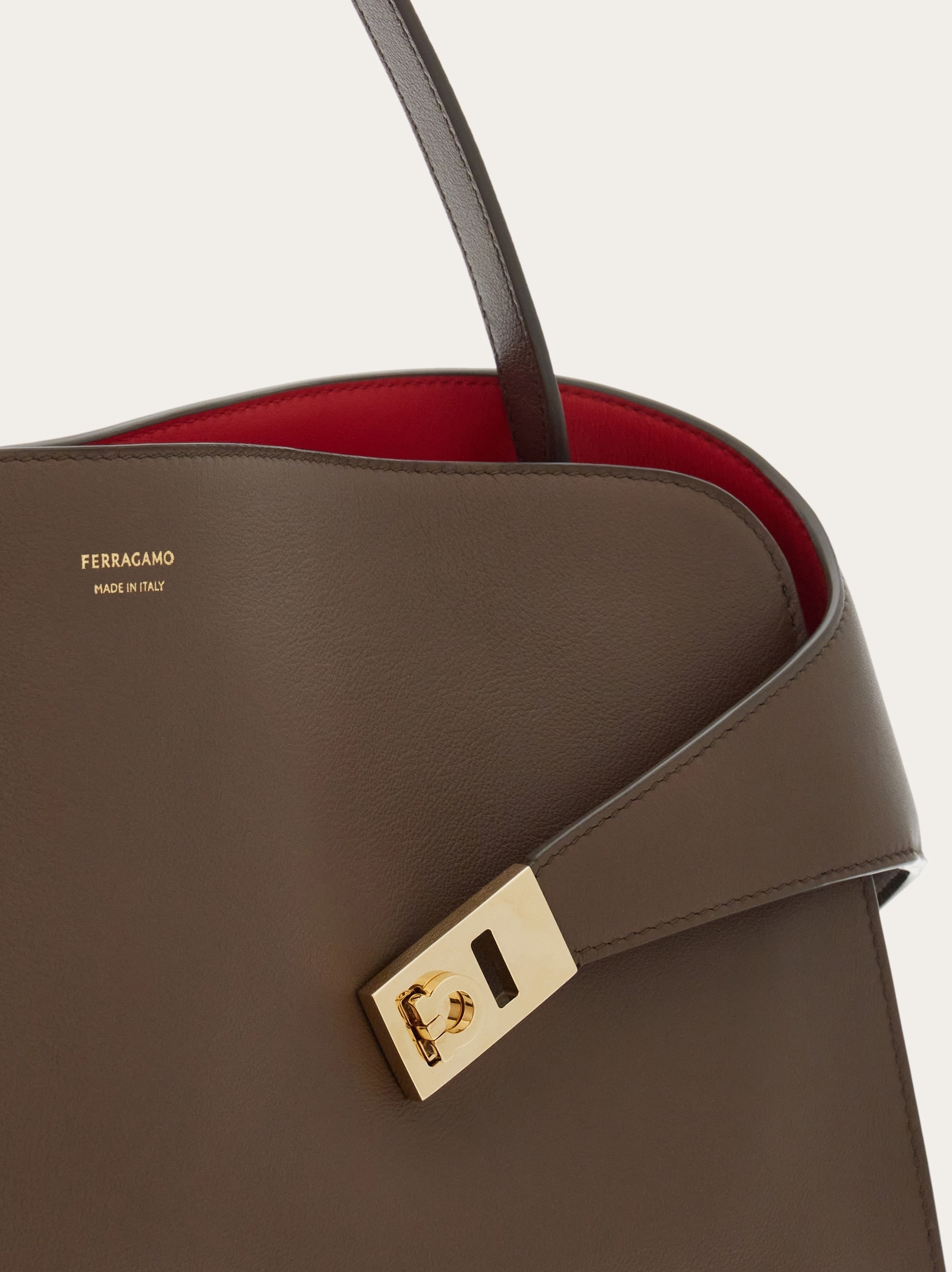 Hug Soft bicolor handbag (M) - 7