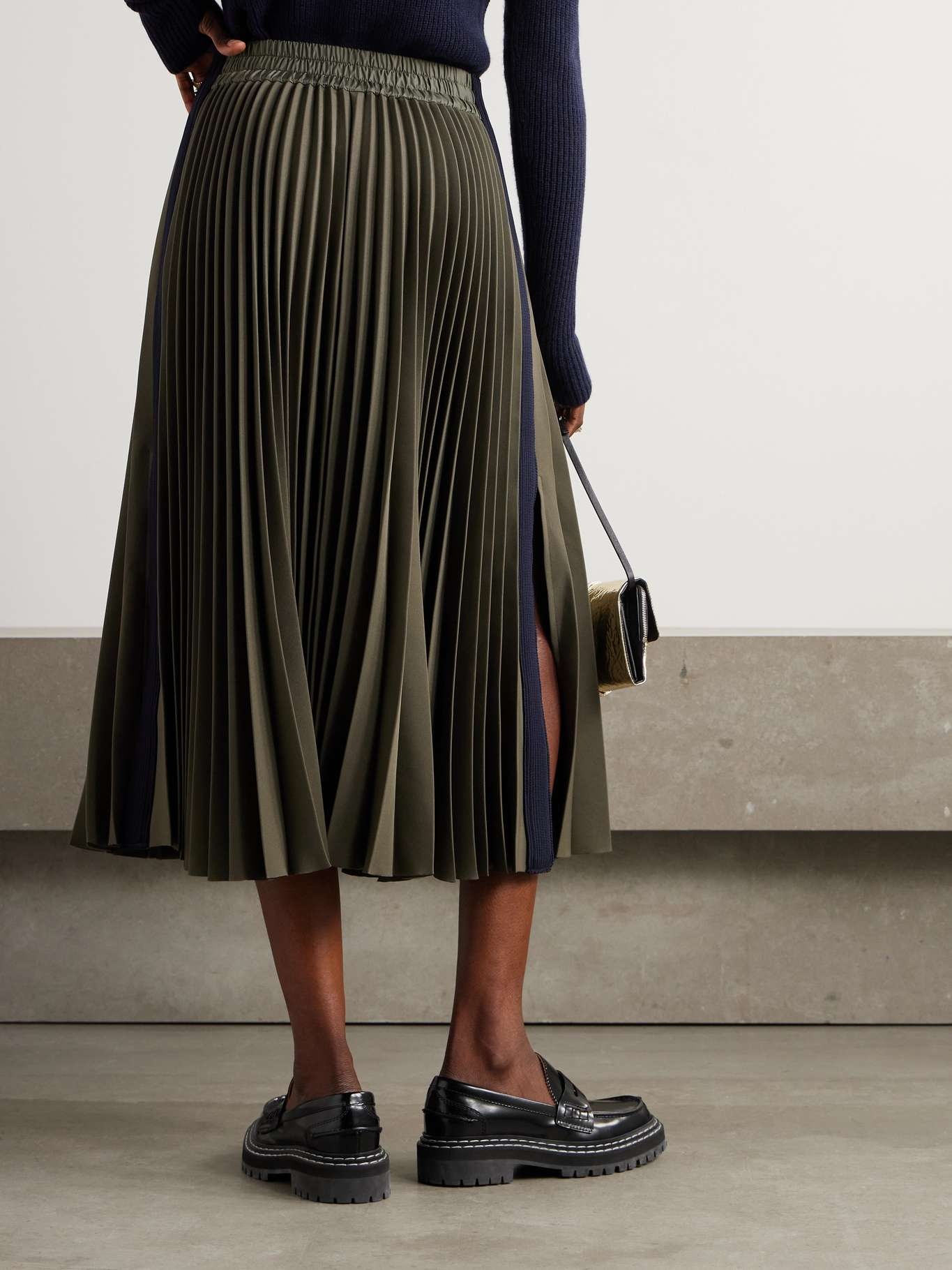Ribbed-knit trimmed pleated tech-jersey midi skirt - 3