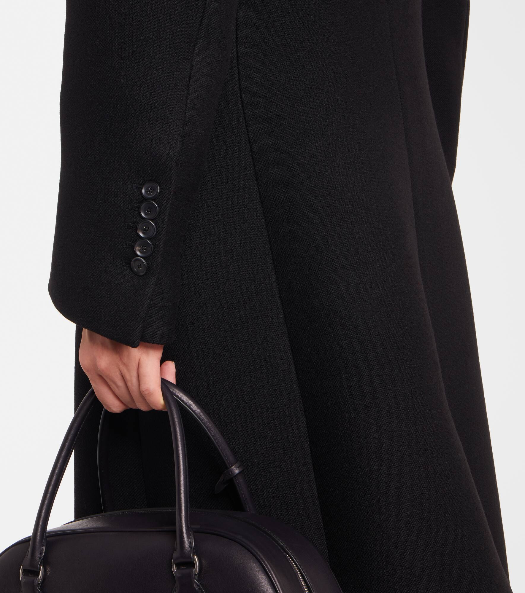 Double-breasted virgin wool coat - 5