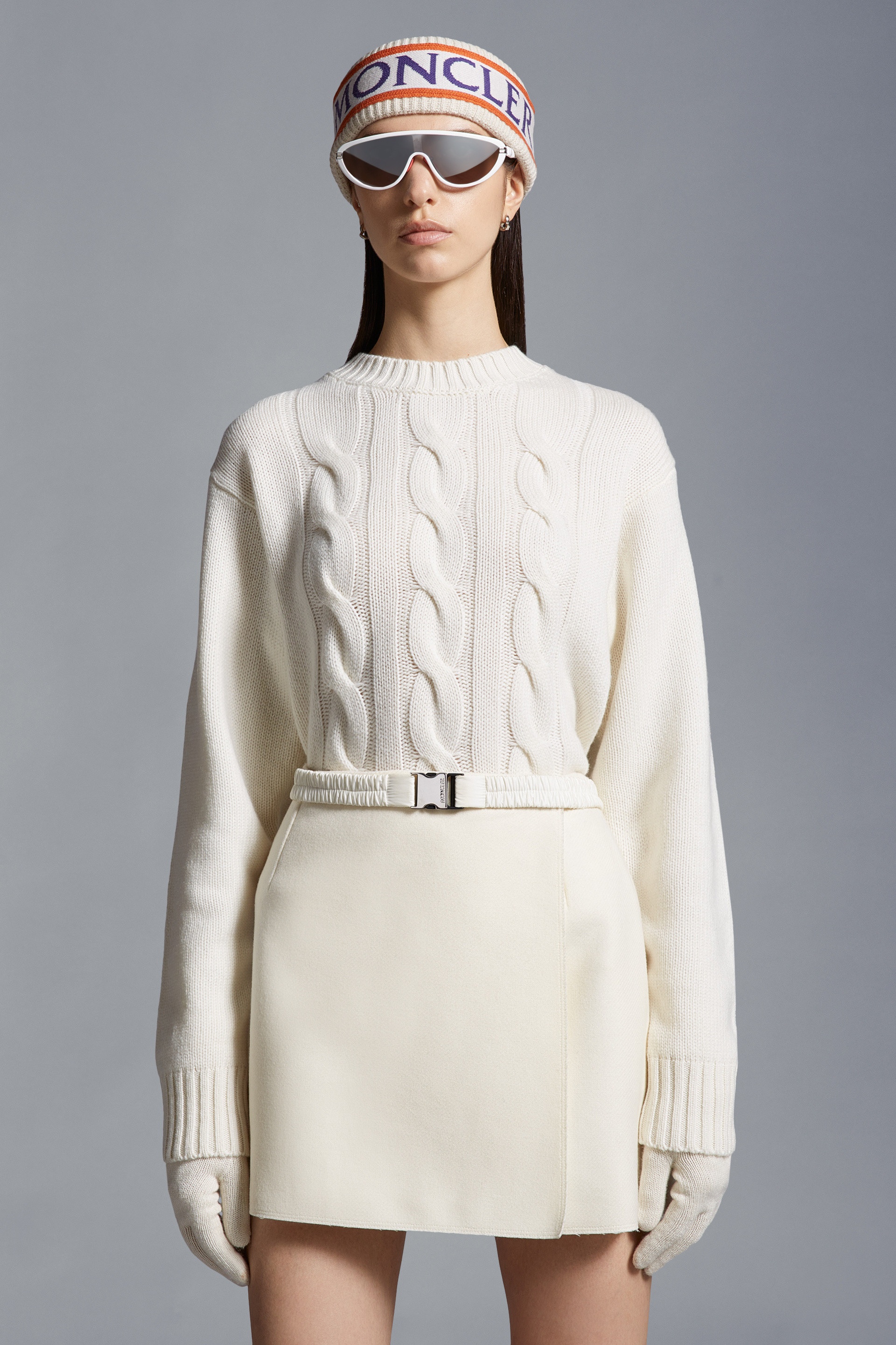 Cable Knit Cashmere Sweater - 2