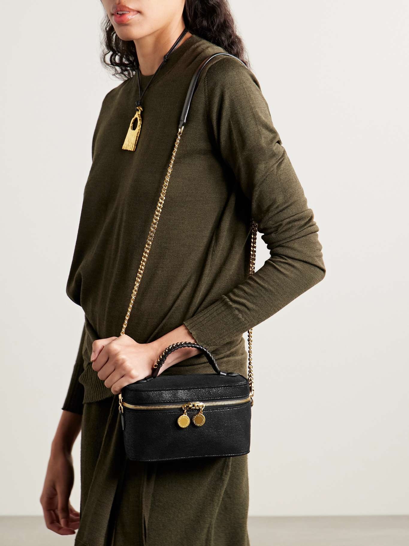 Falabella chain-embellished brushed shoulder bag Black - 6