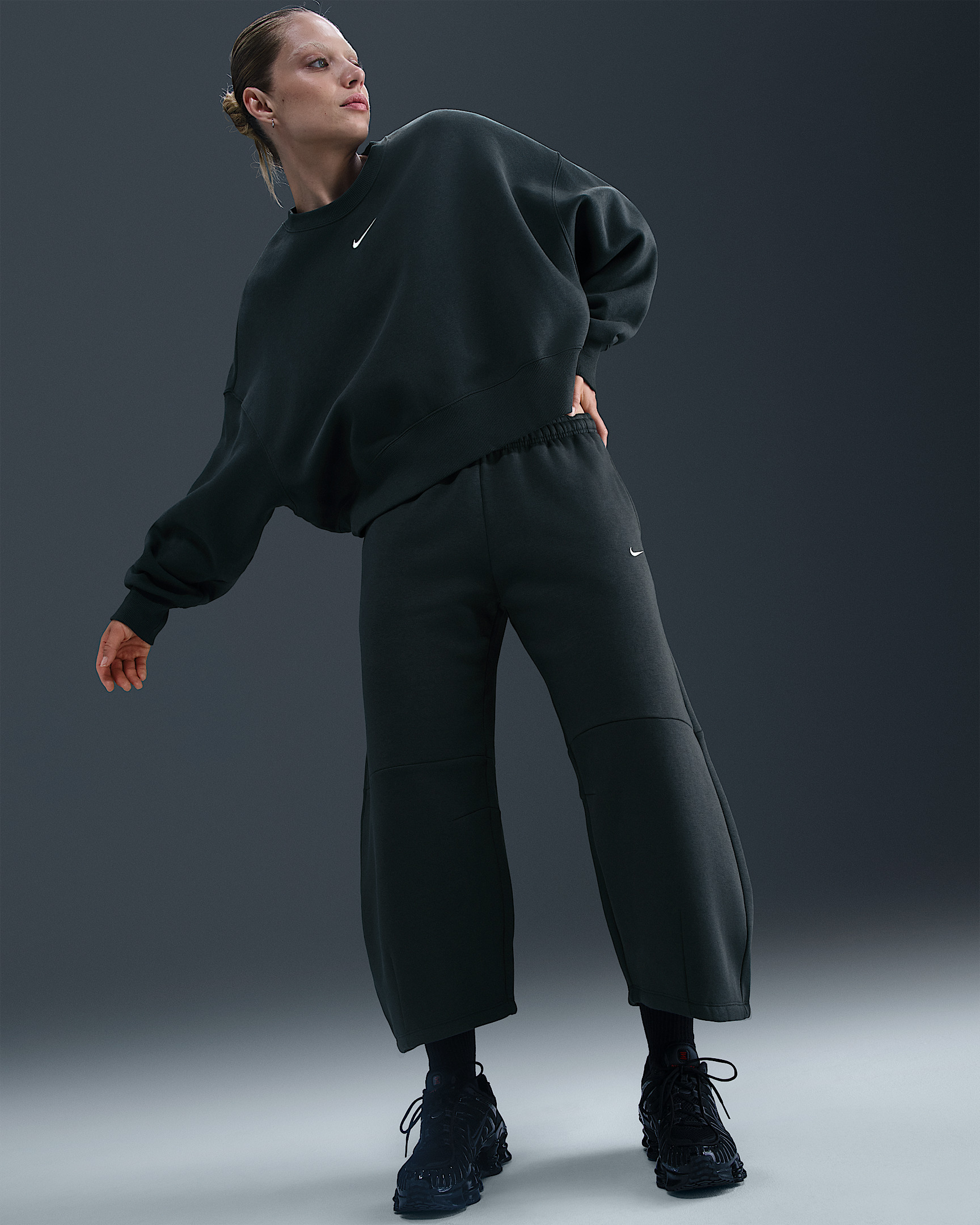 Nike Sportswear Phoenix Fleece Women's Loose Mid-Rise Barrel Pants - 5