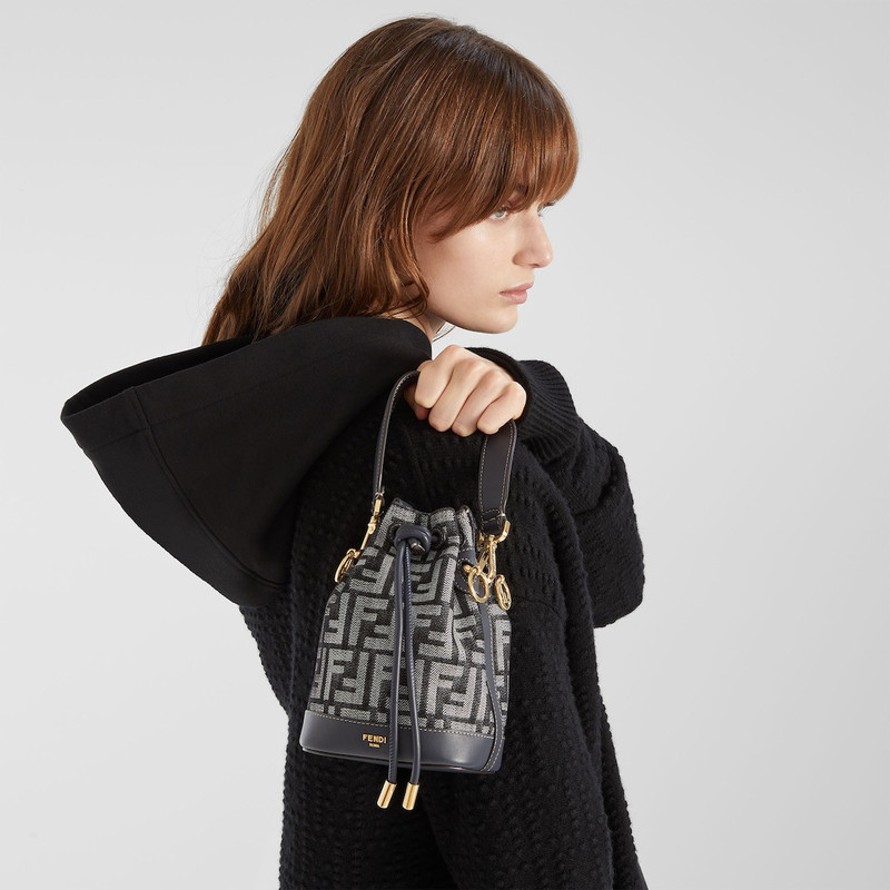 FENDI Mon Tresor outlook