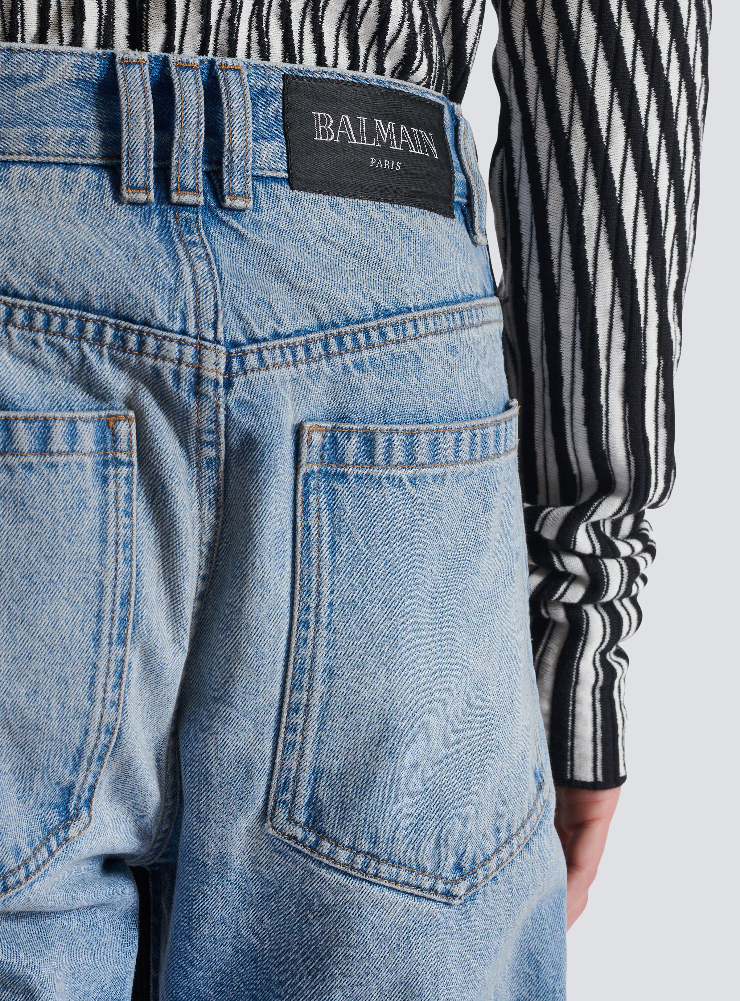 Loose-fit denim and knit jeans - 6