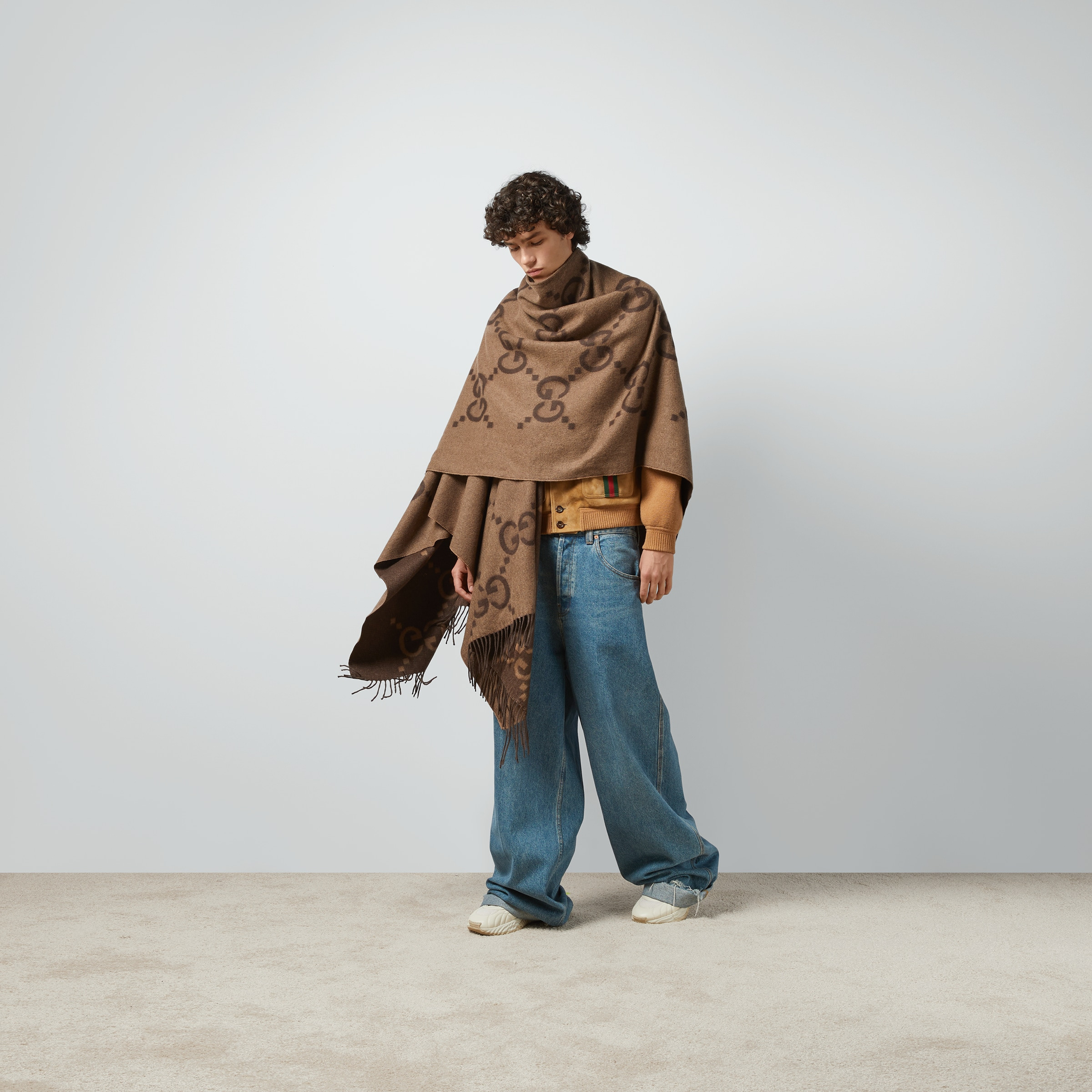 Reversible jumbo GG cashmere cape - 4