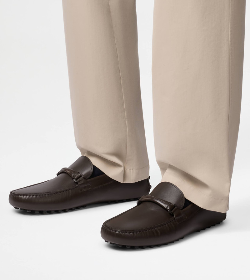 Tod's GOMMINO LOAFERS IN LEATHER - BROWN outlook