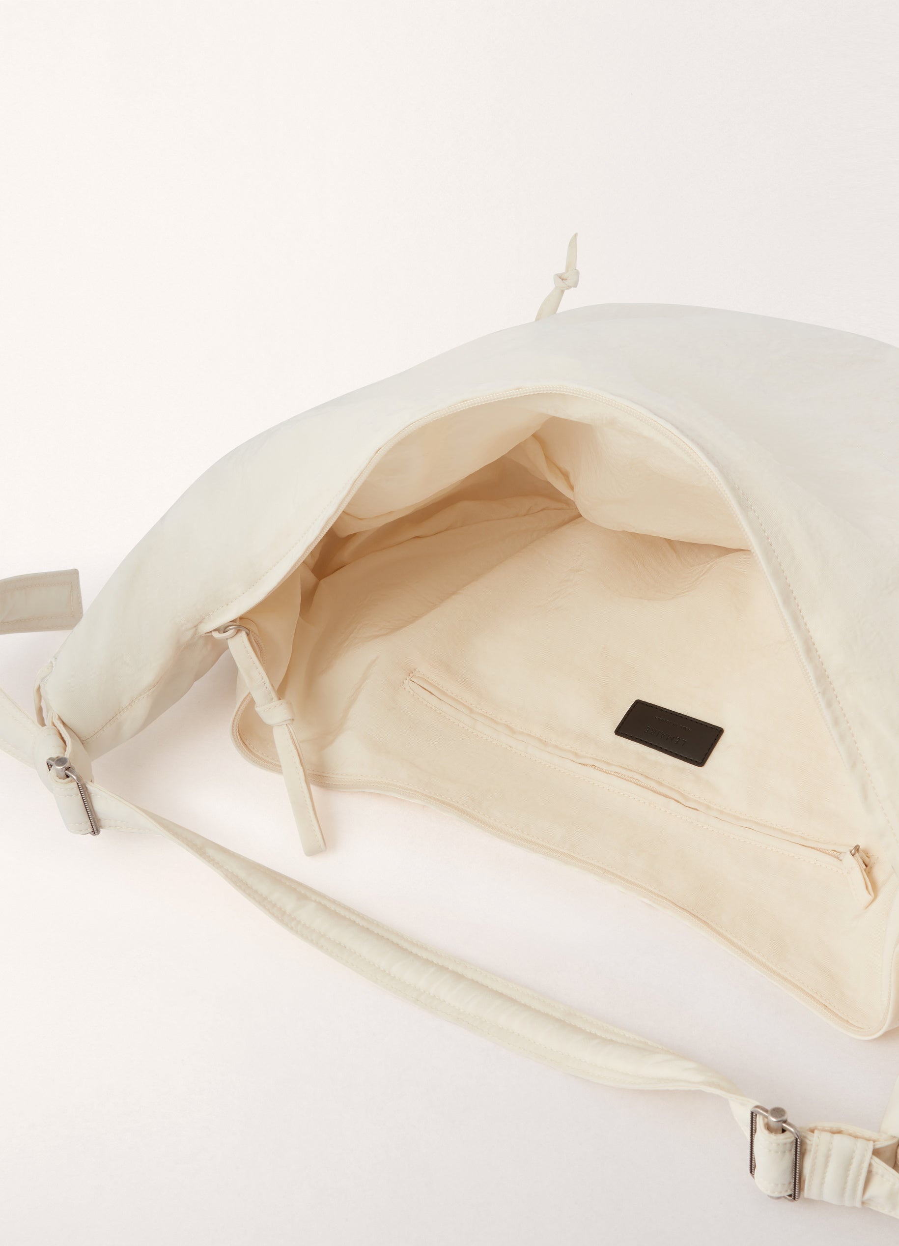 SOFT GAME BAG
NYLON CANVAS - 5