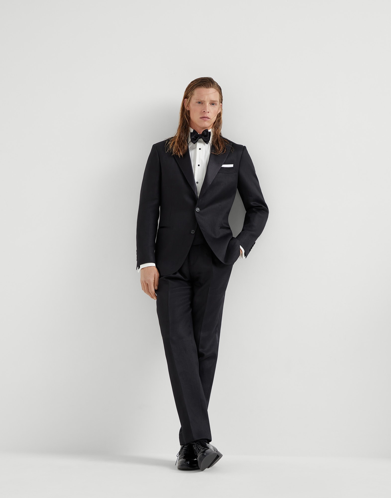 Linen satin tuxedo with peak lapel jacket and trousers with pleat - 4
