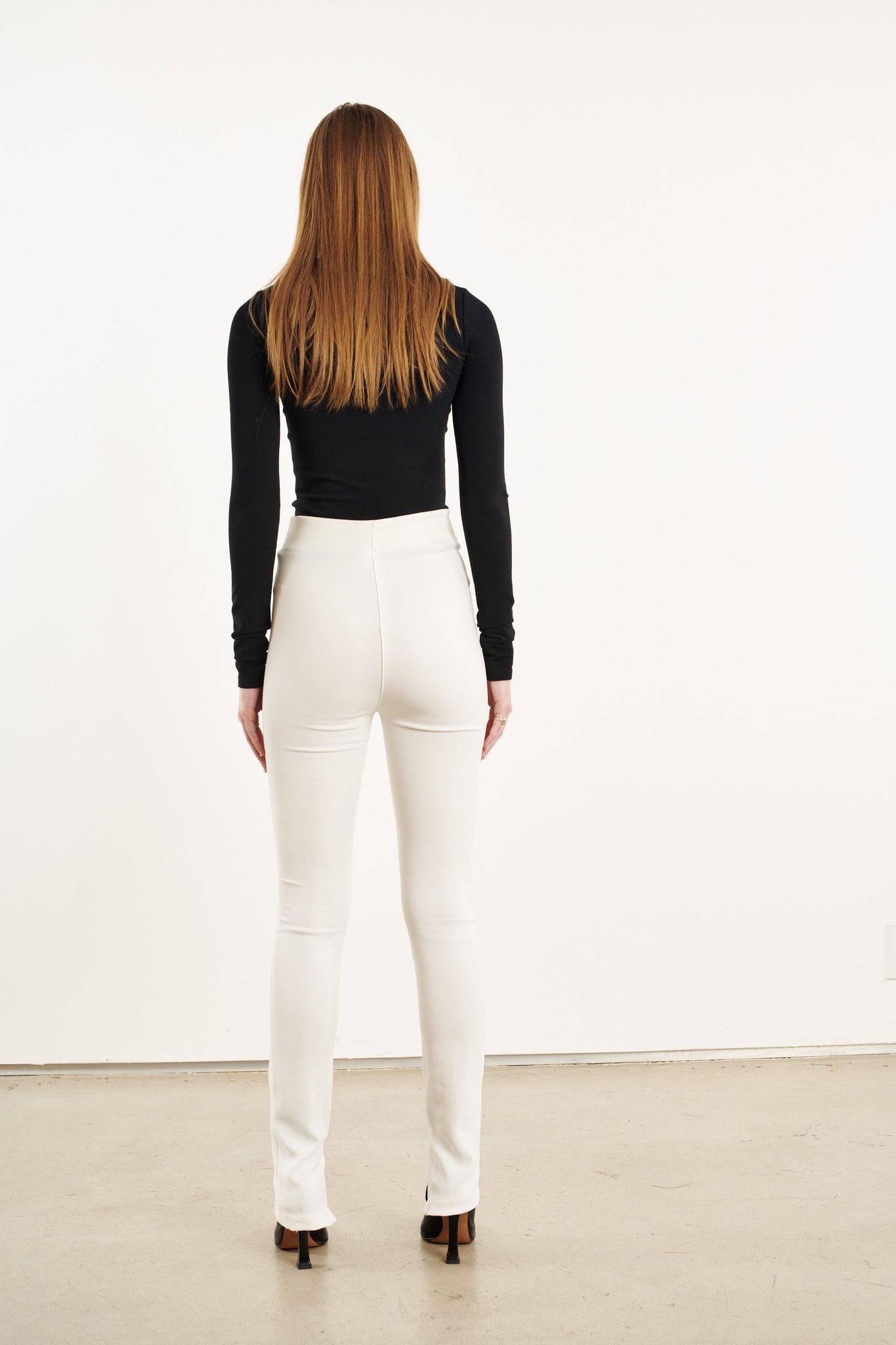 WHITE CREPE ANKLE ZIPPER PANTS - 4